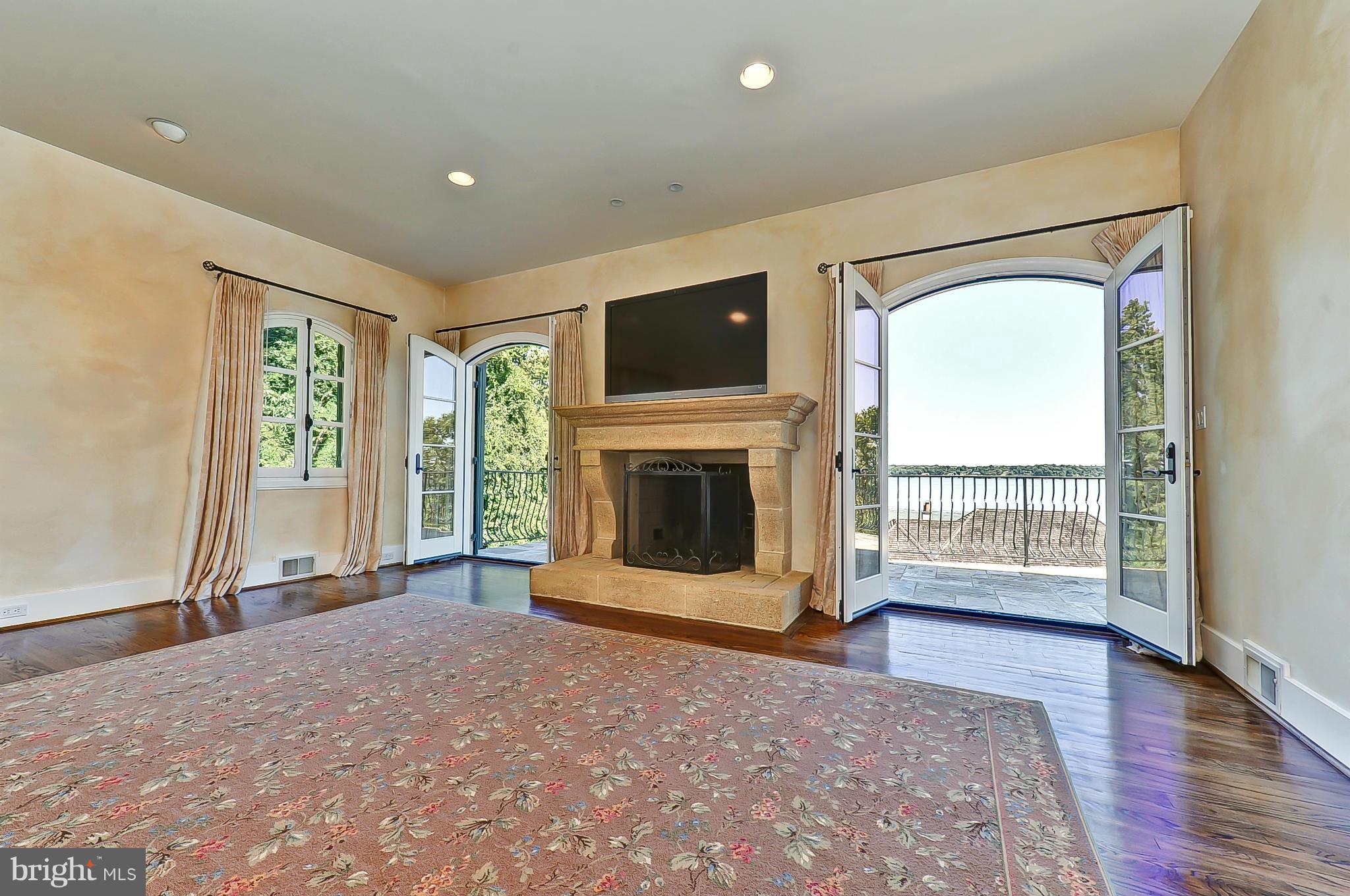 ARCTURUS ON THE POTOMAC - Residential