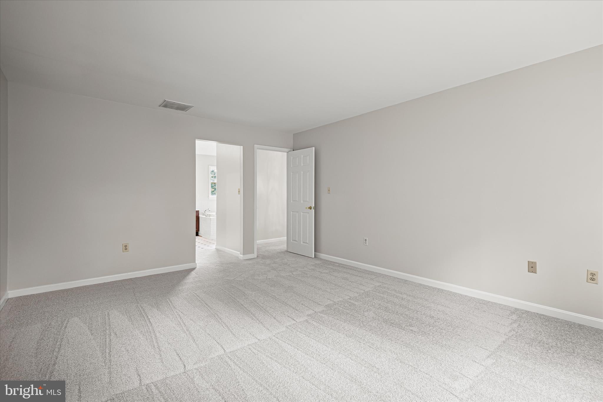 KINGS GRANT - Residential