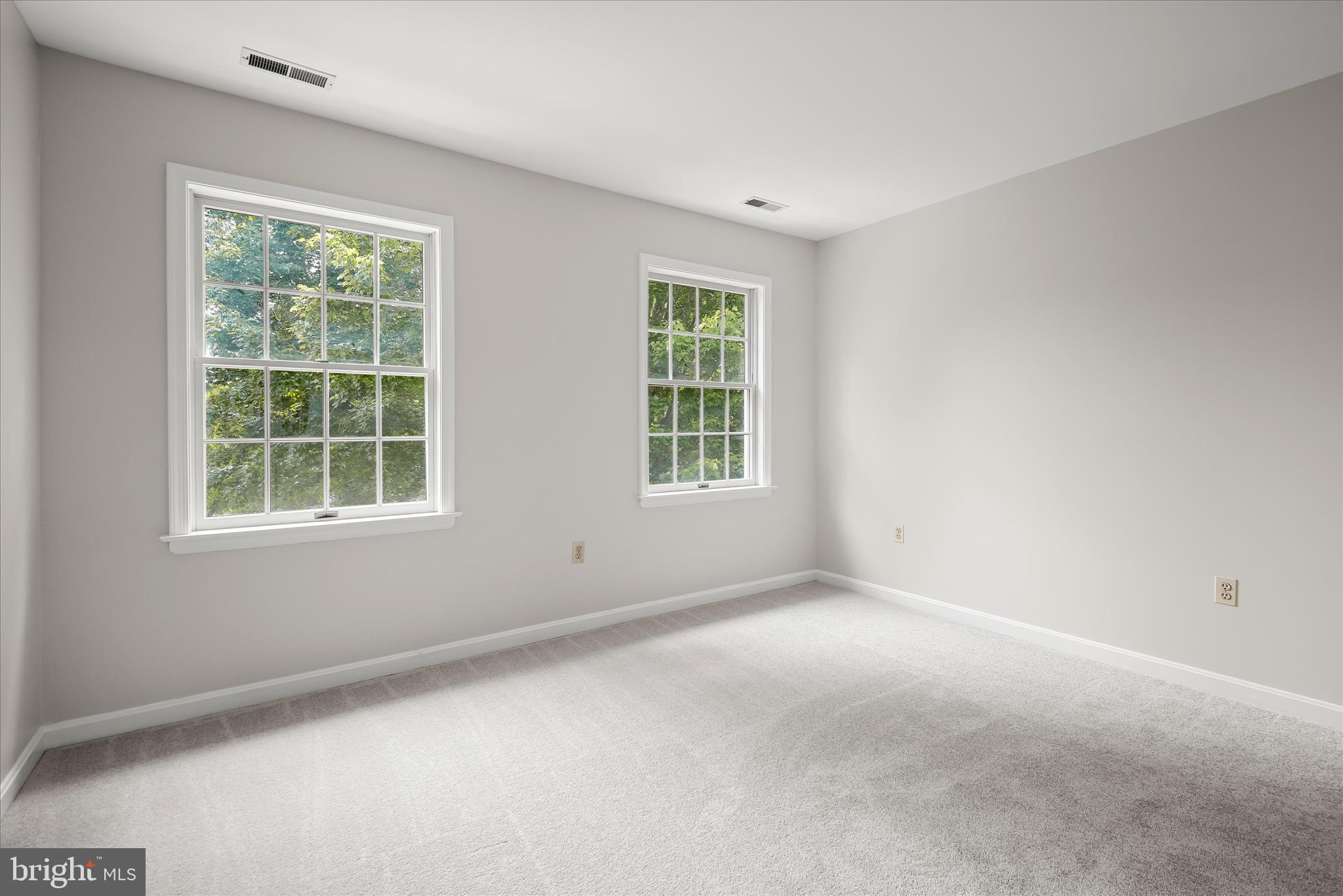 KINGS GRANT - Residential