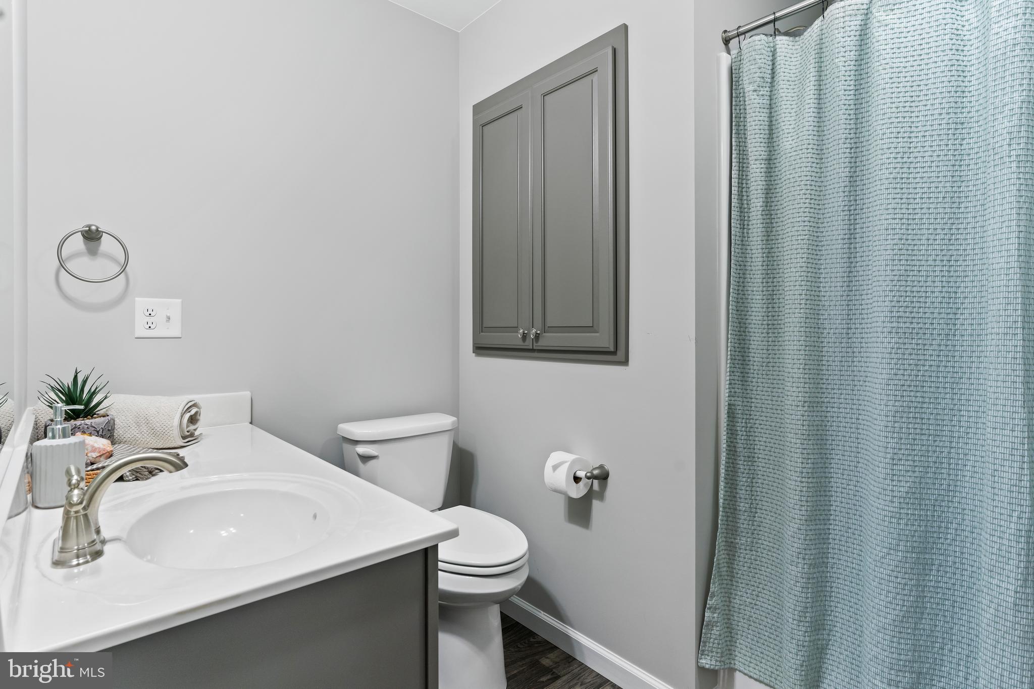 THORNWOOD VILLAGE - Residential