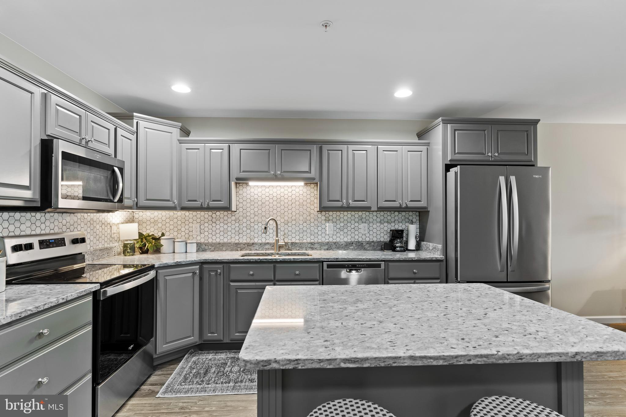 THORNWOOD VILLAGE - Residential
