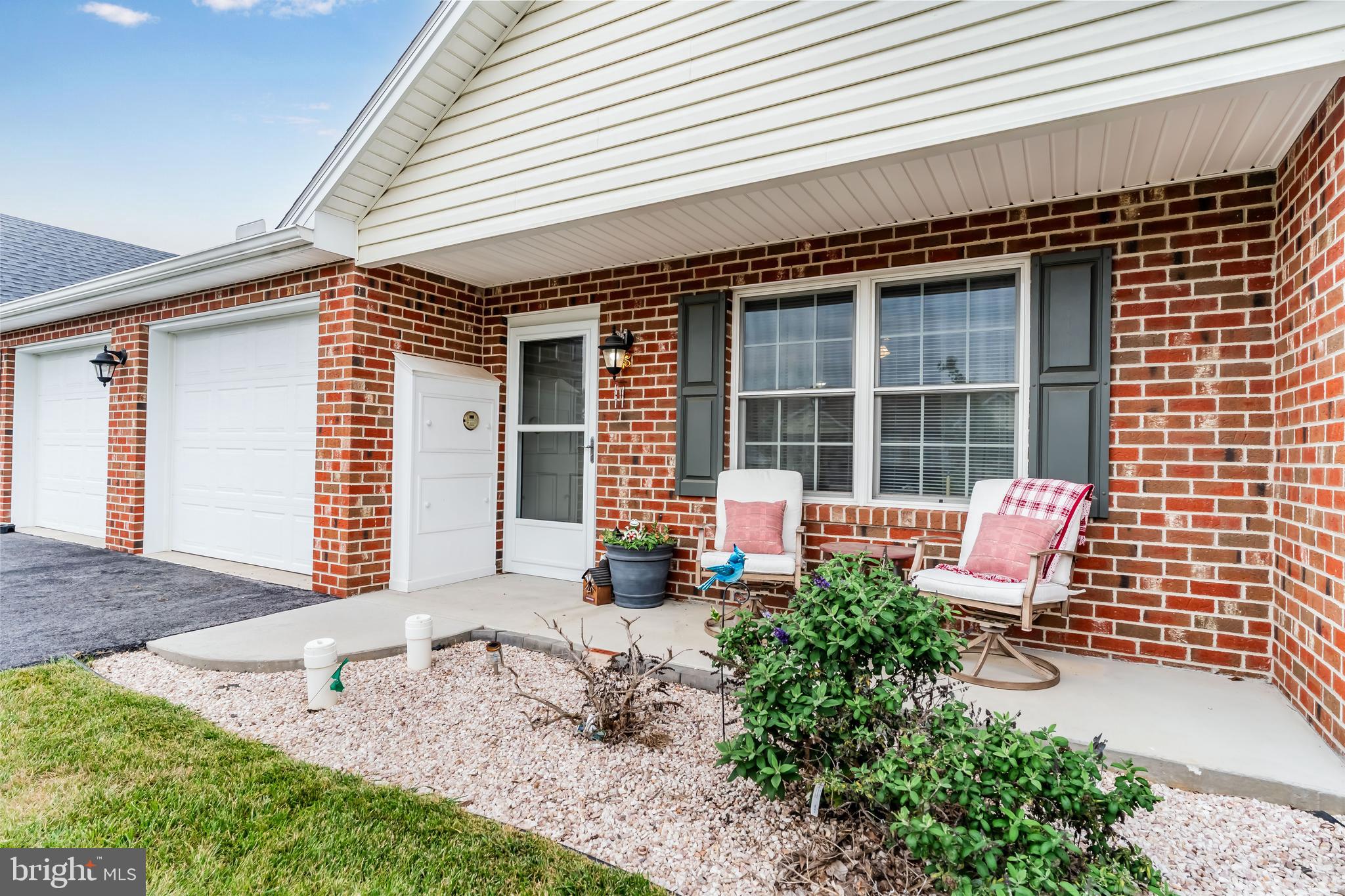 THORNWOOD VILLAGE - Residential