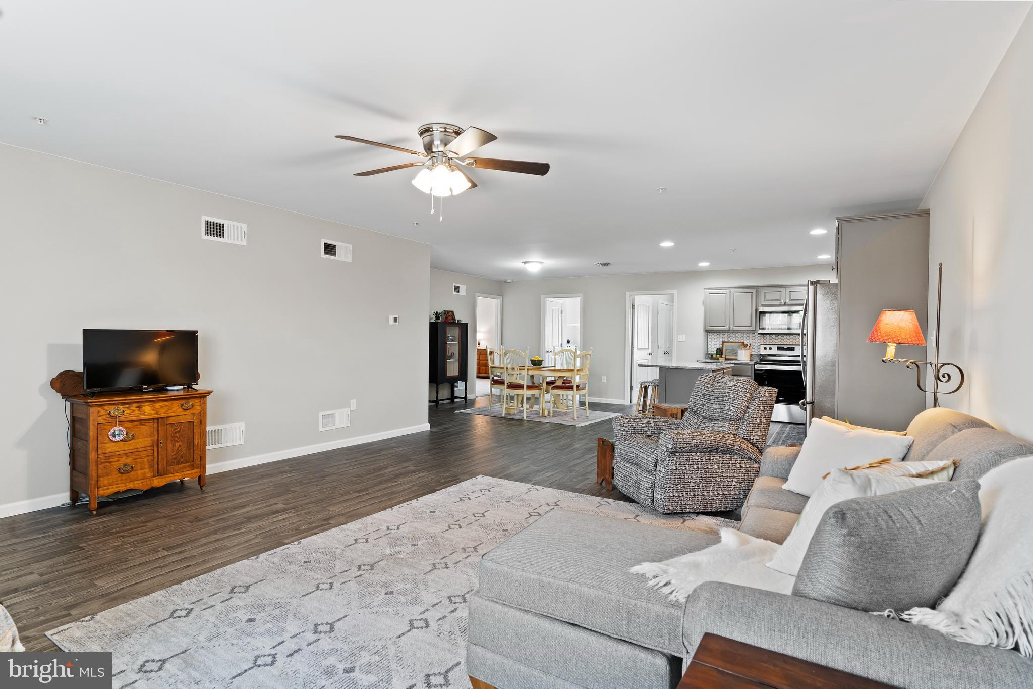 THORNWOOD VILLAGE - Residential