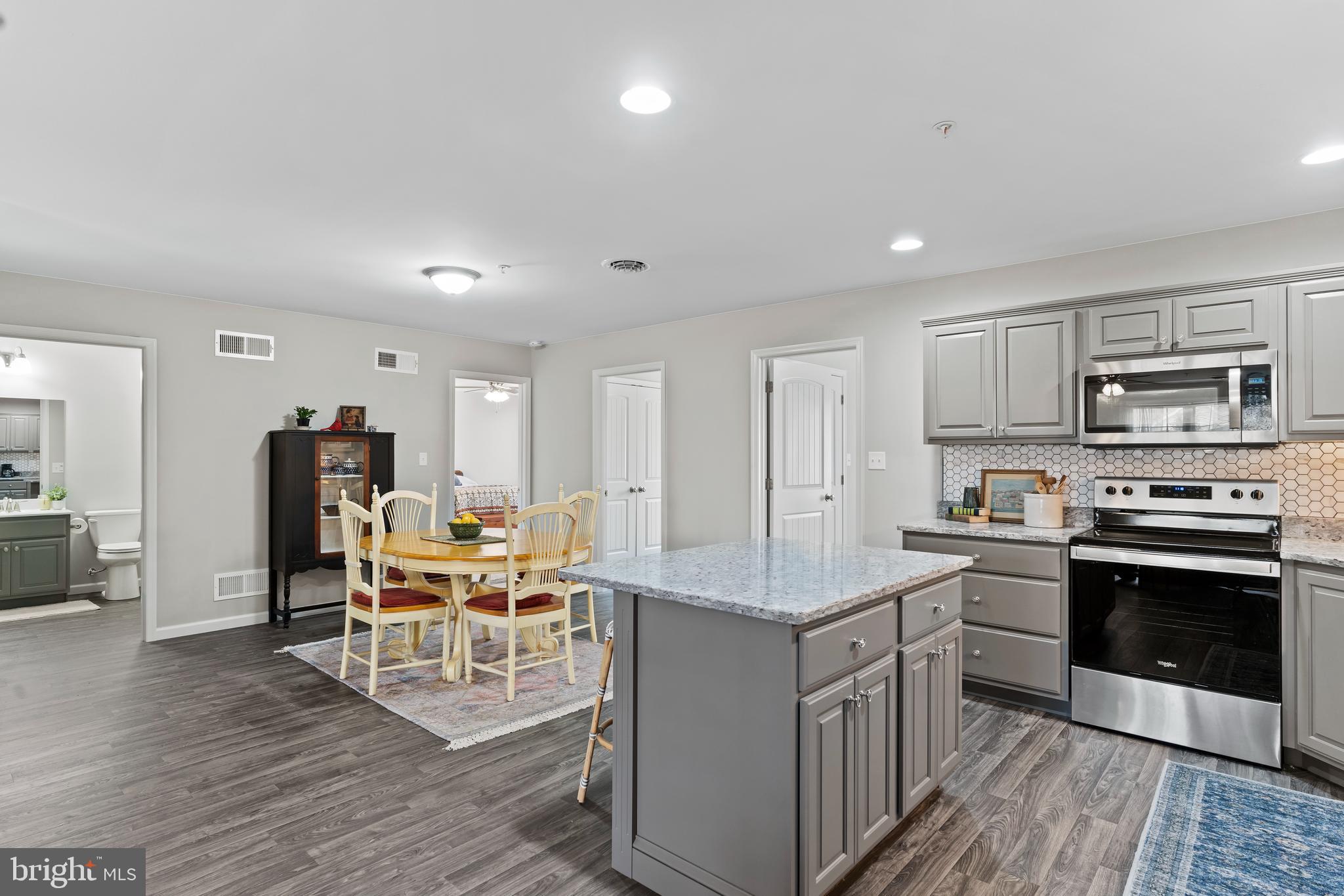 THORNWOOD VILLAGE - Residential