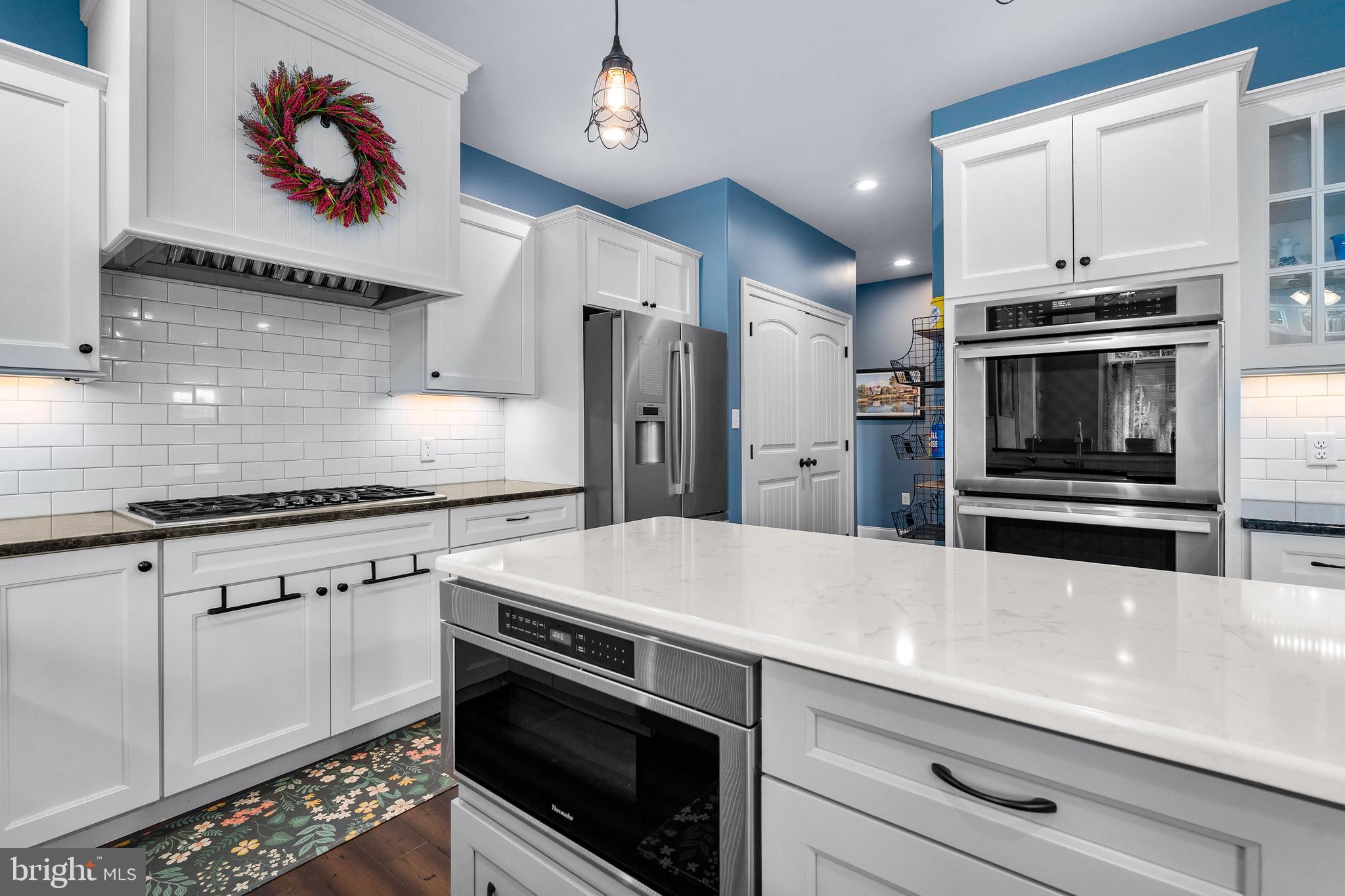 SUNSET KNOLL - Residential