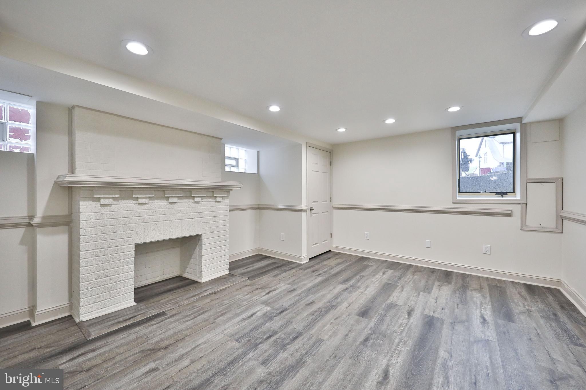 ROCKLEDGE - Residential Lease