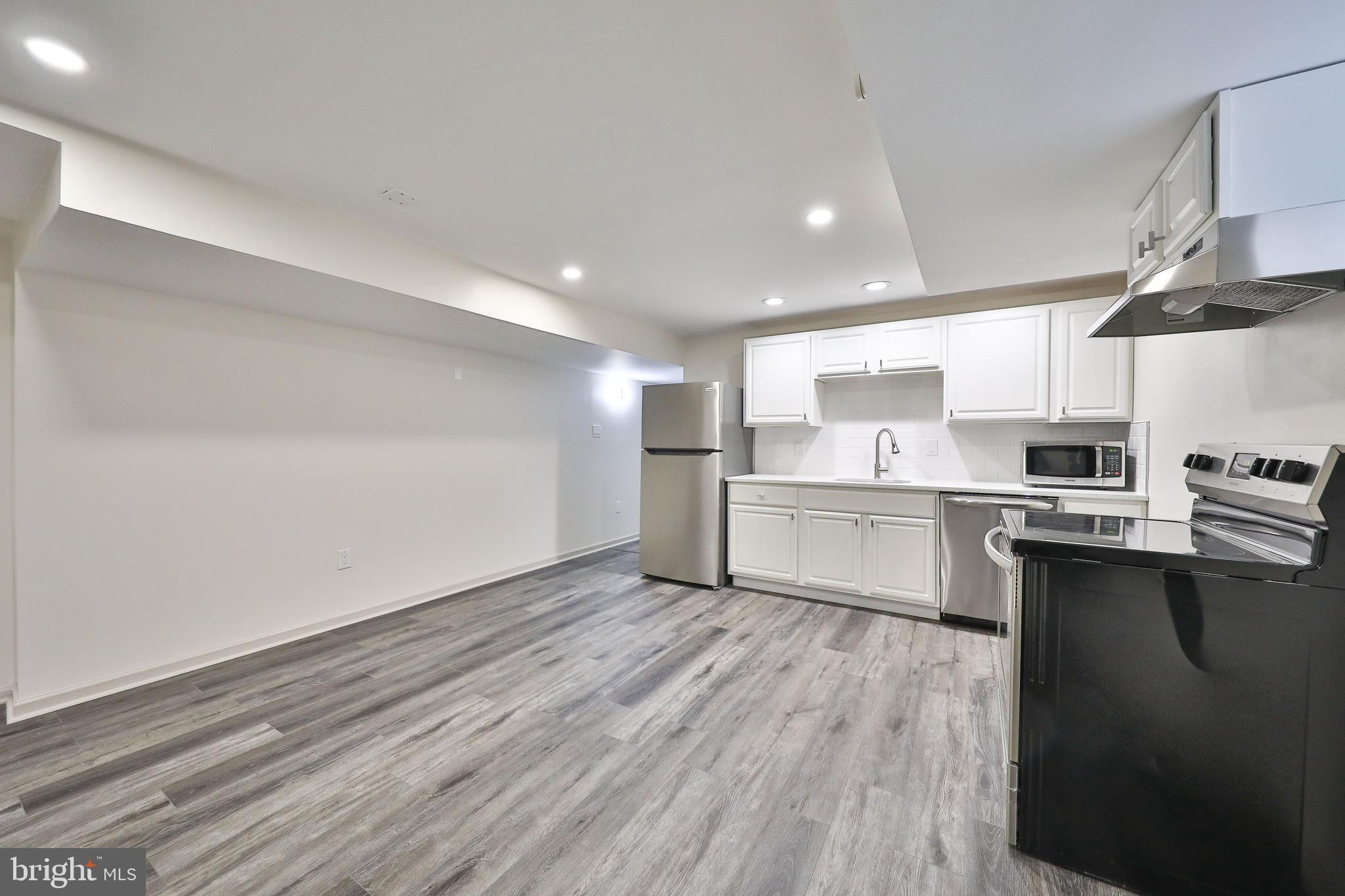 ROCKLEDGE - Residential Lease