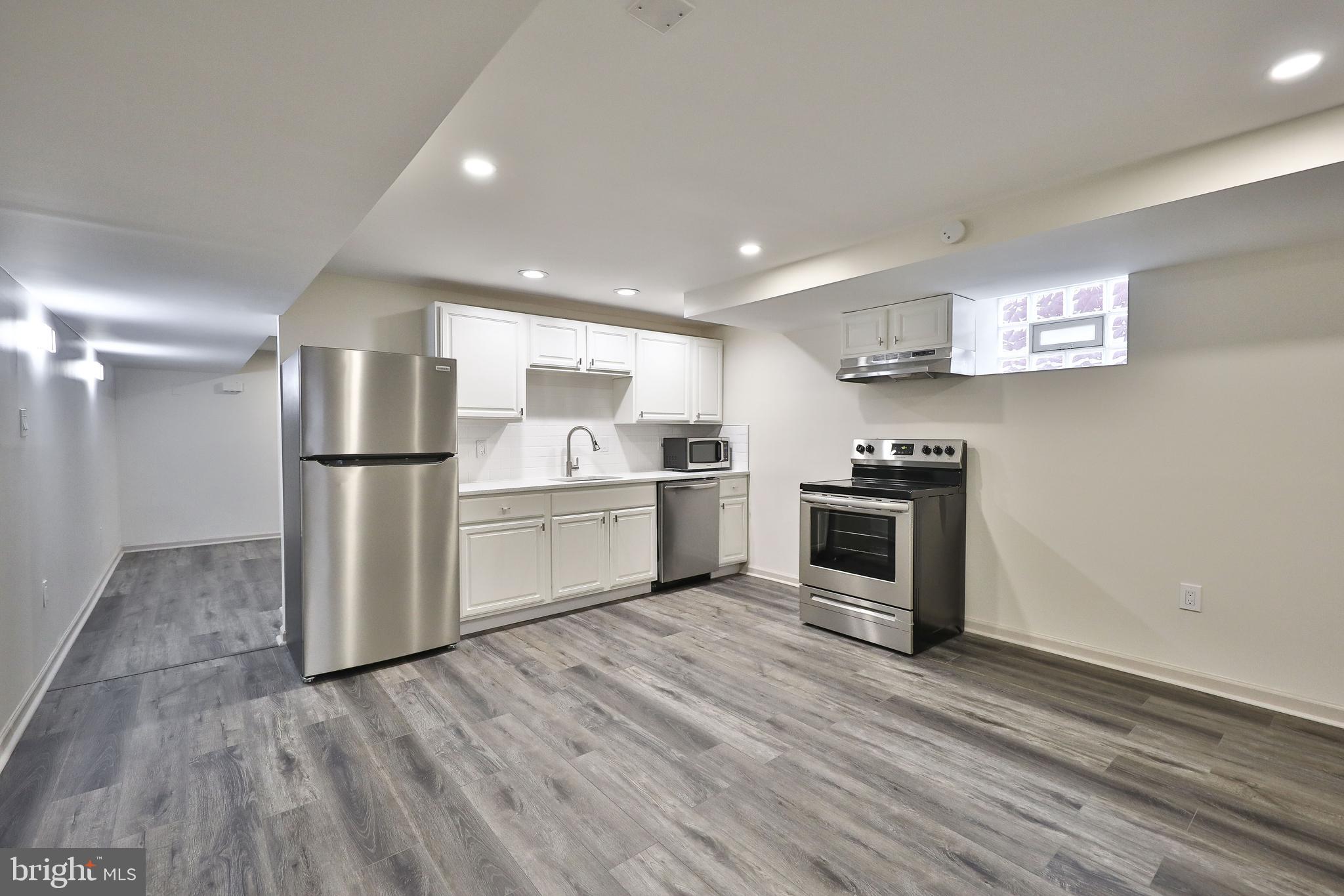 ROCKLEDGE - Residential Lease