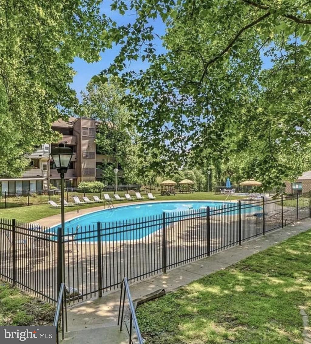 PIKESVILLE - Residential
