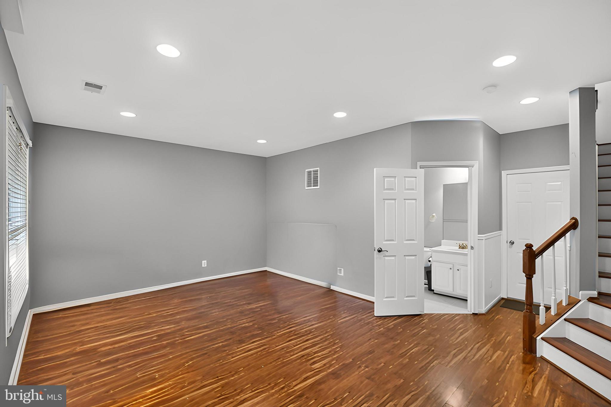 LAUREL HIGHLANDS - Residential