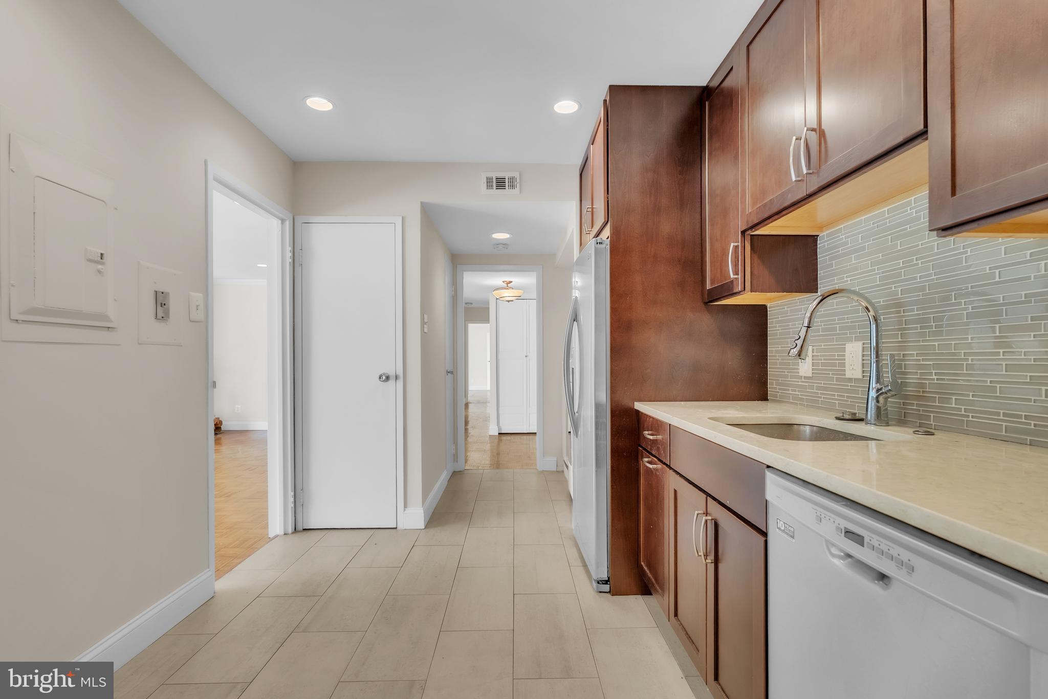 SUMNER VILLAGE - Residential