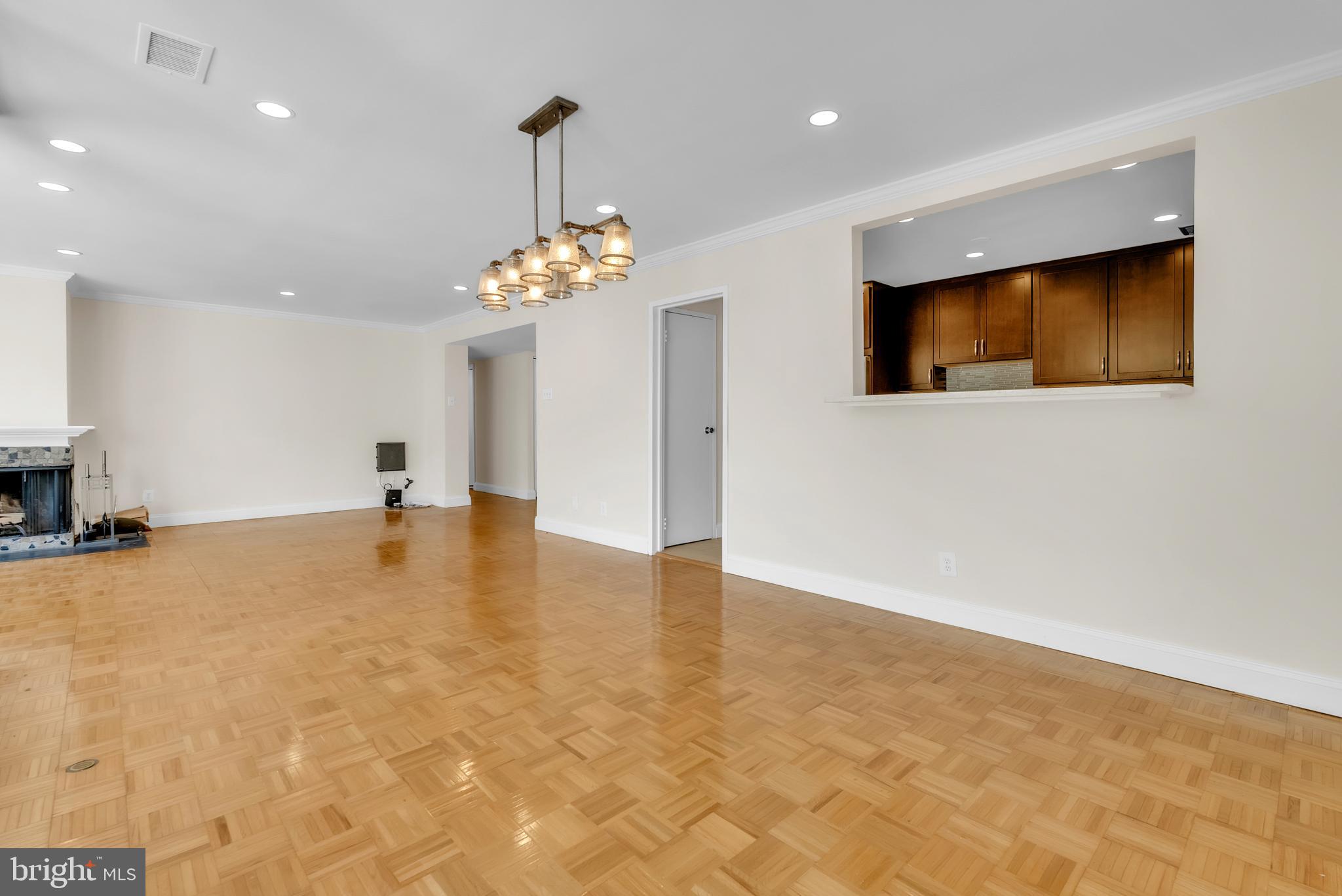 SUMNER VILLAGE - Residential