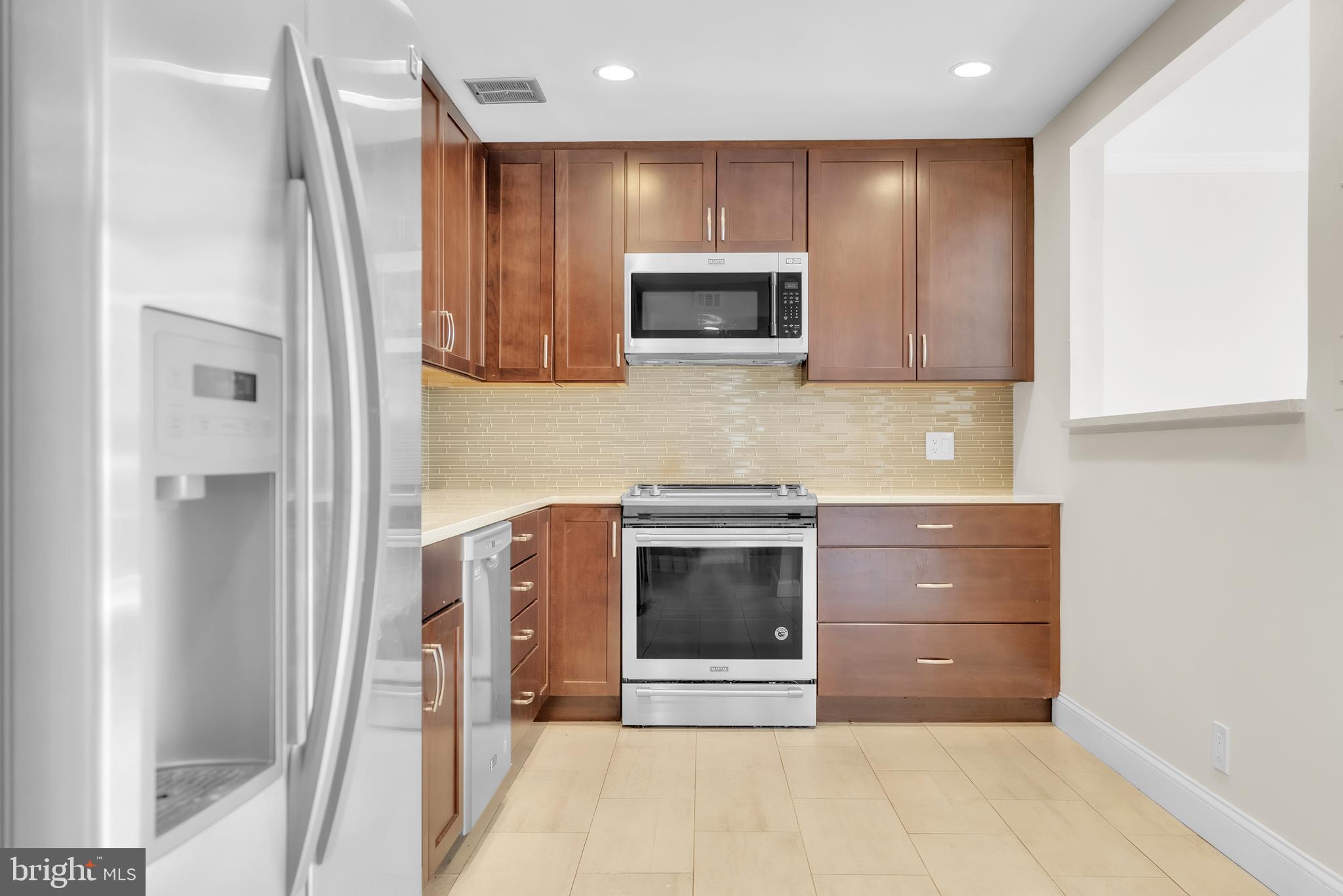 SUMNER VILLAGE - Residential