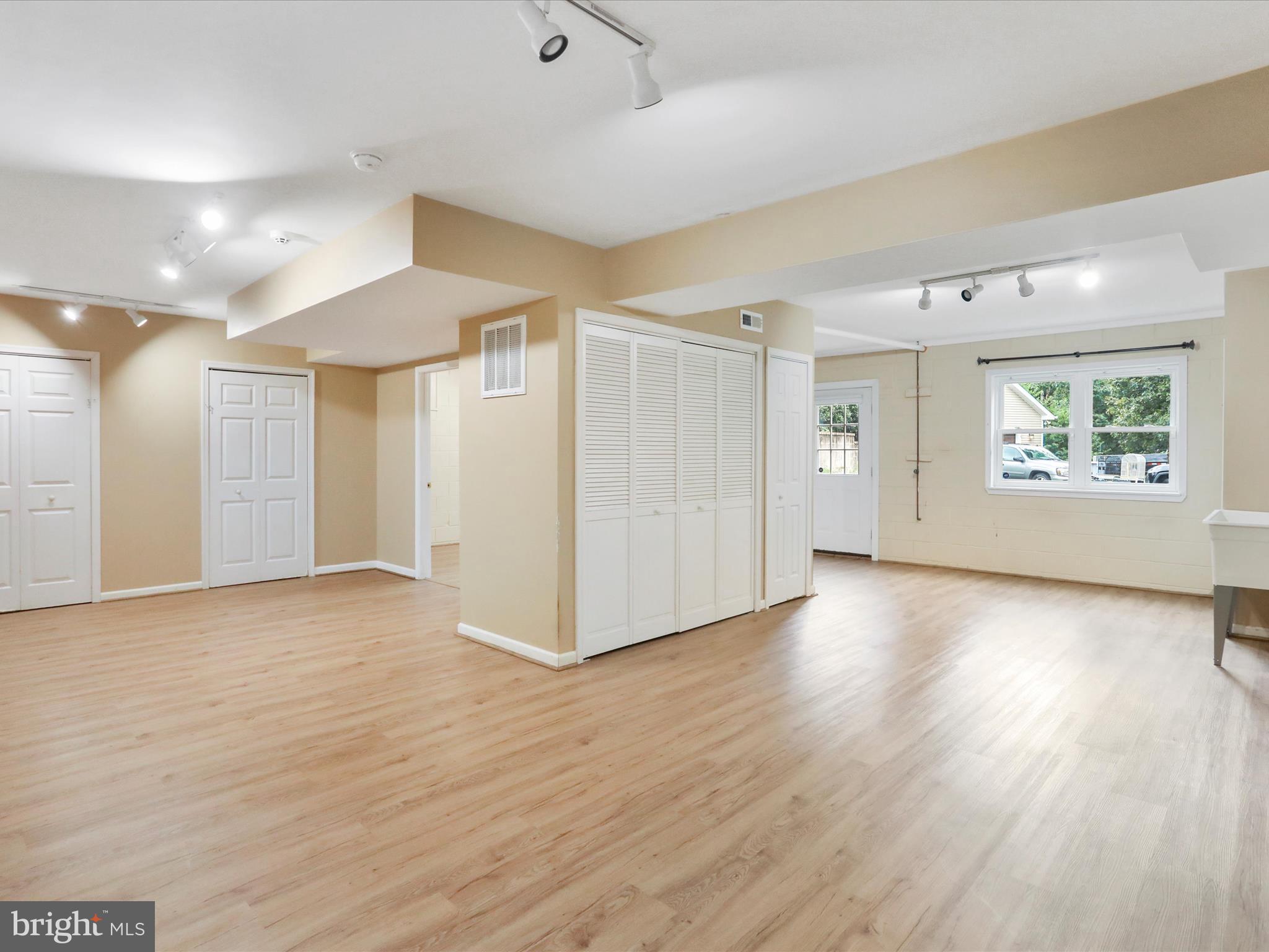 TAYLOR - Residential