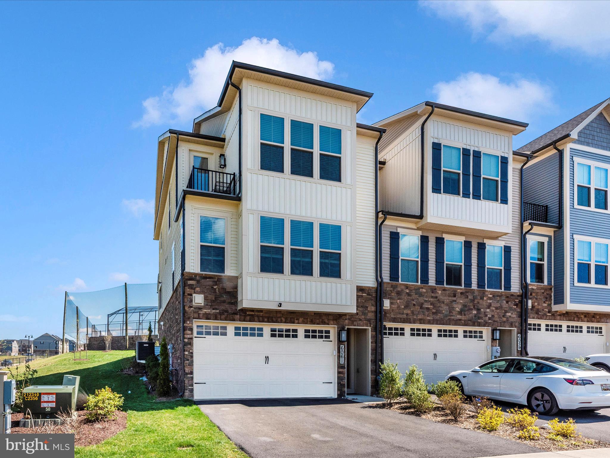 OAKDALE VILLAGE - Residential Lease