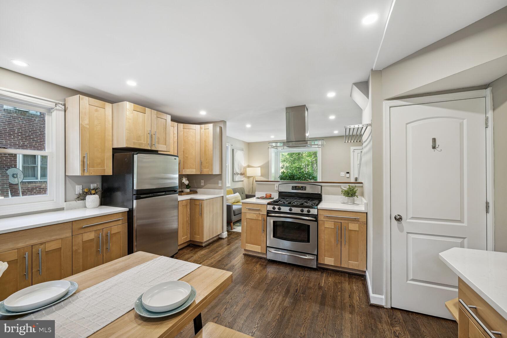 CHURCH COURTS - Residential Lease