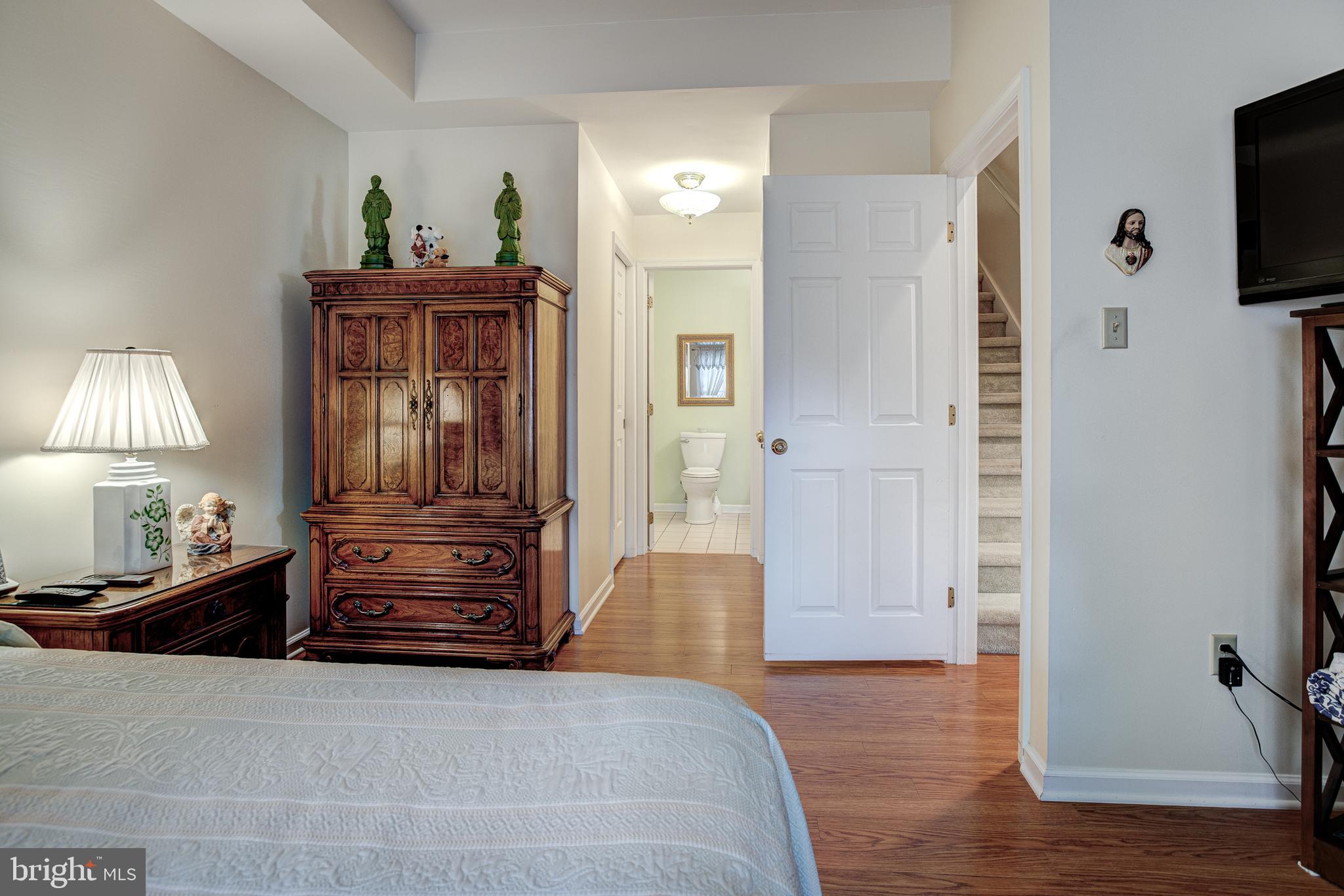 THOROUGHBRED CROSSING - Residential