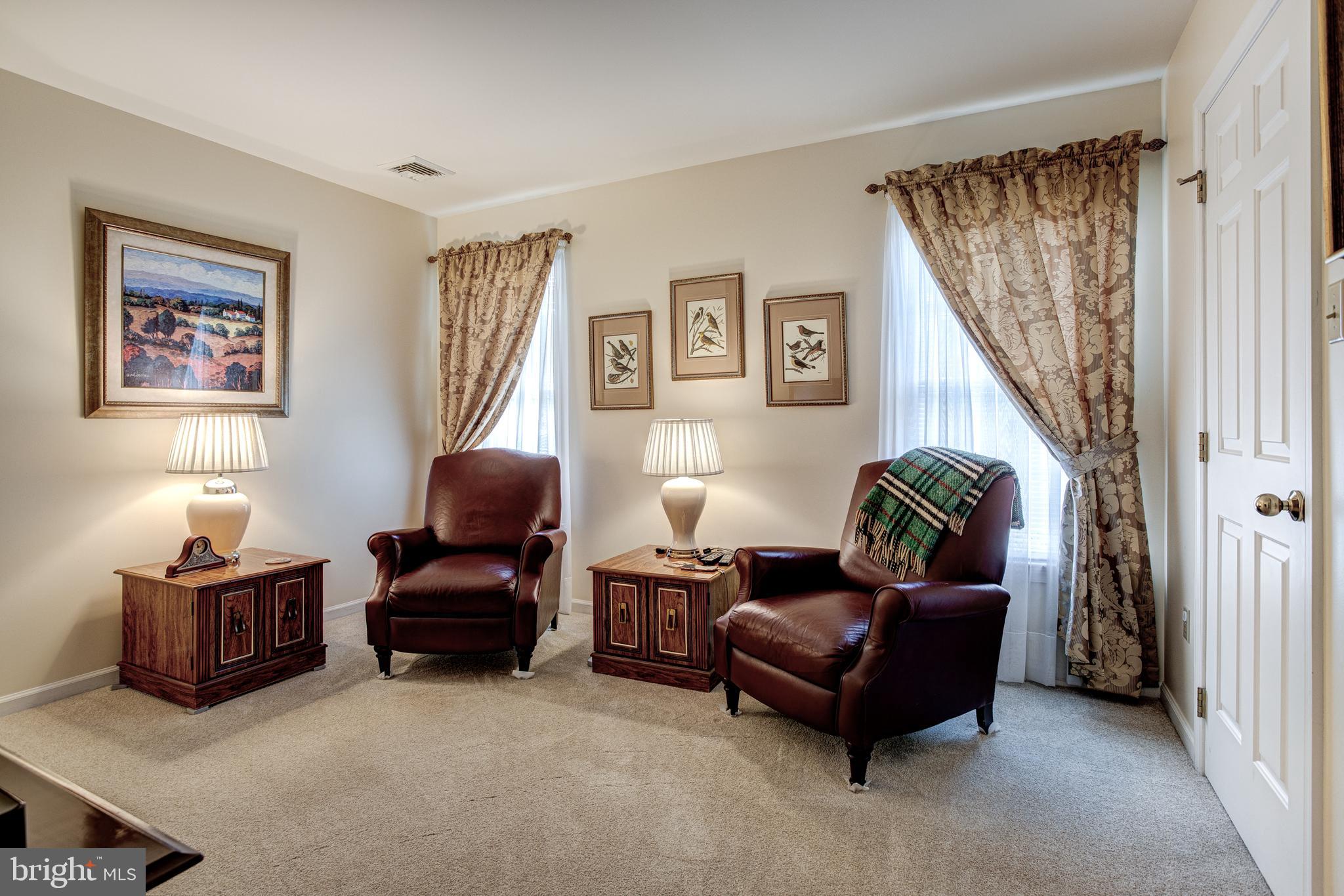 THOROUGHBRED CROSSING - Residential