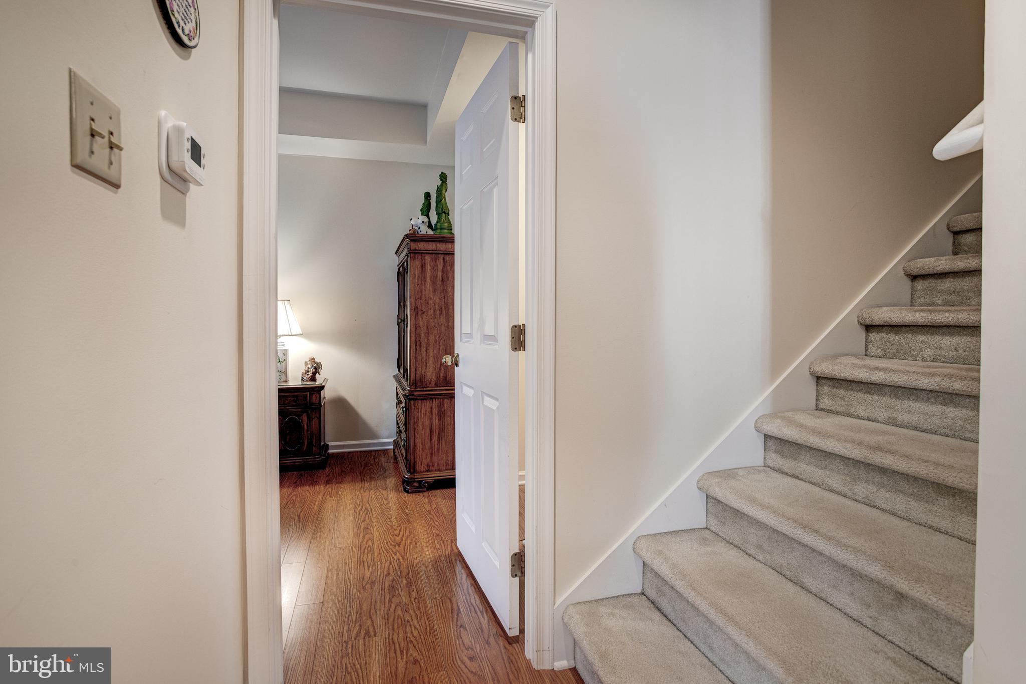 THOROUGHBRED CROSSING - Residential