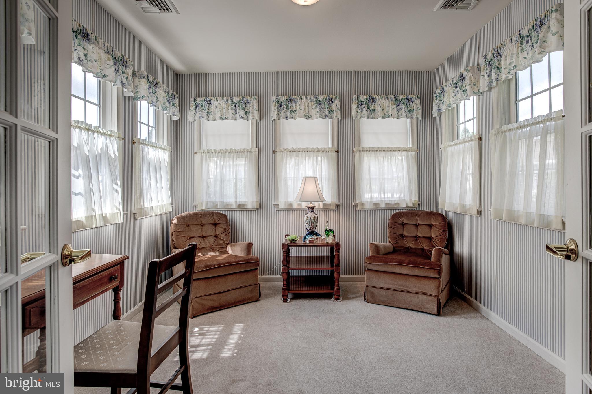 THOROUGHBRED CROSSING - Residential
