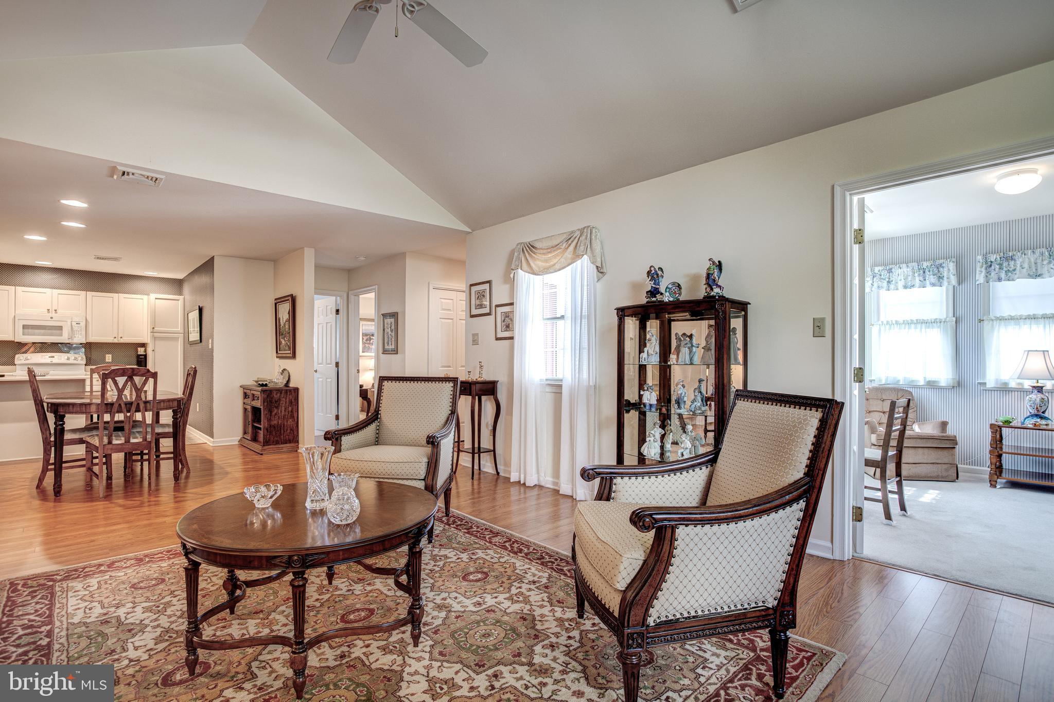 THOROUGHBRED CROSSING - Residential