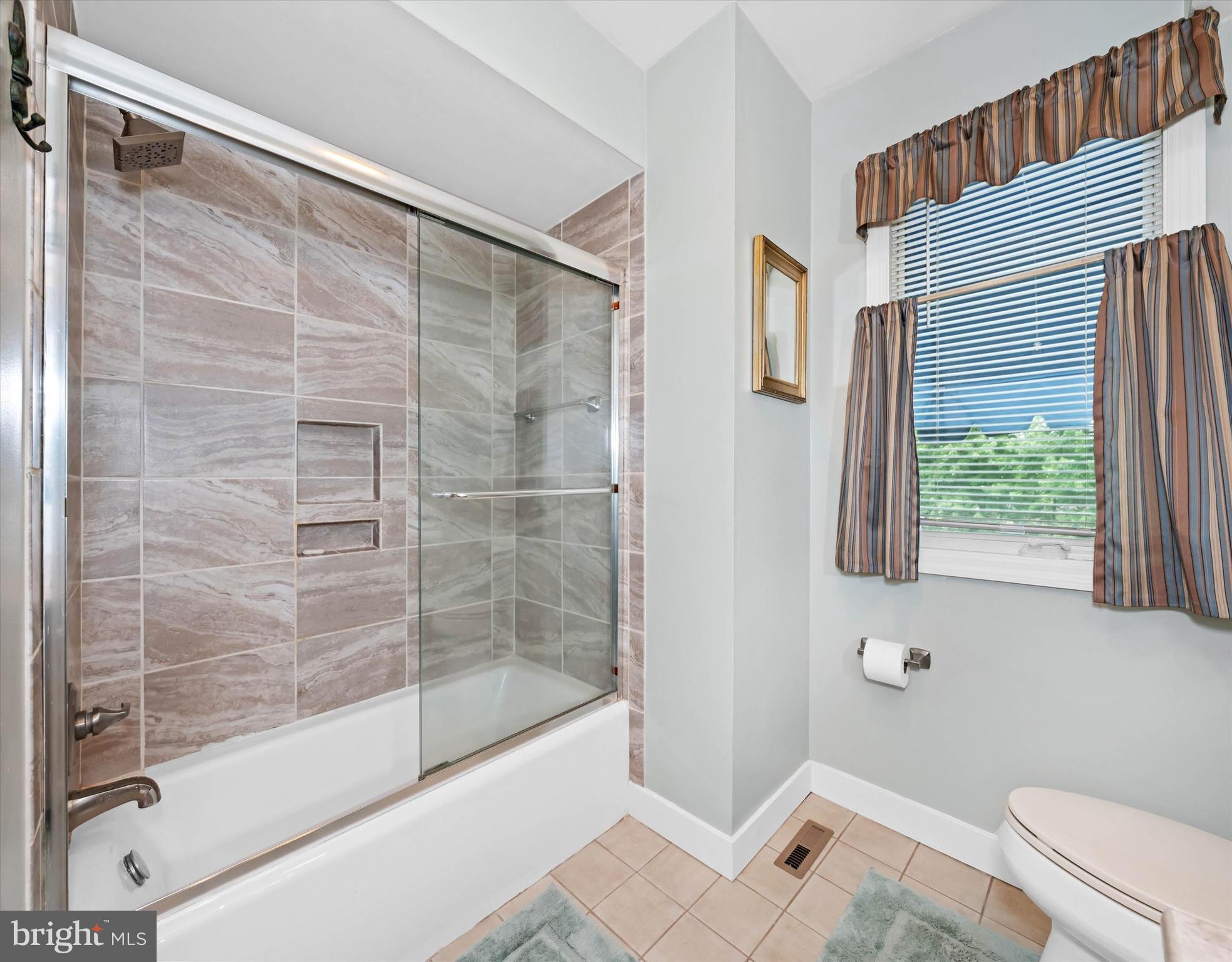 LIMESTONE HILLS - Residential