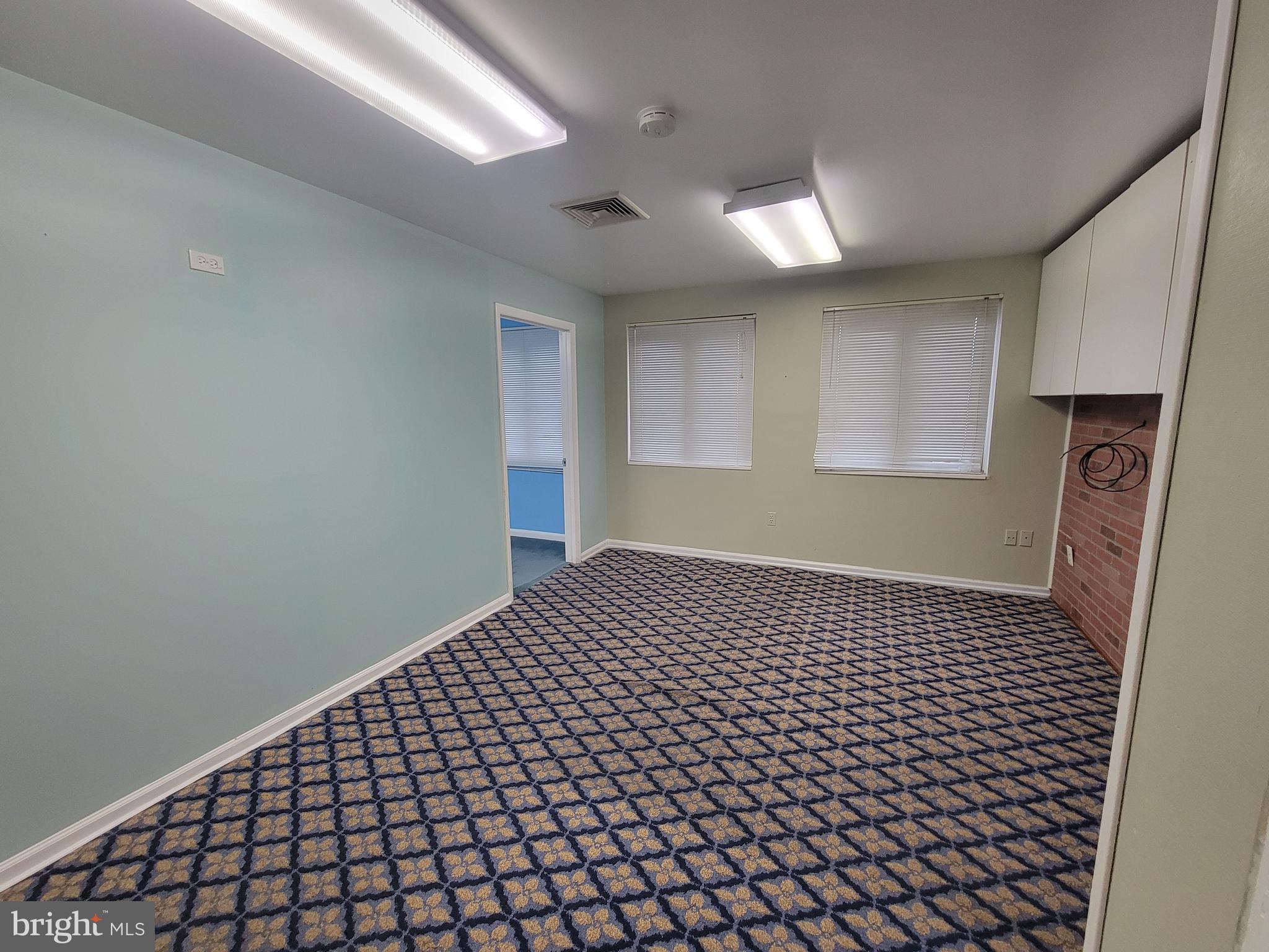 ROCK SPRING PROFESSIONAL CENTER - Commercial Sale