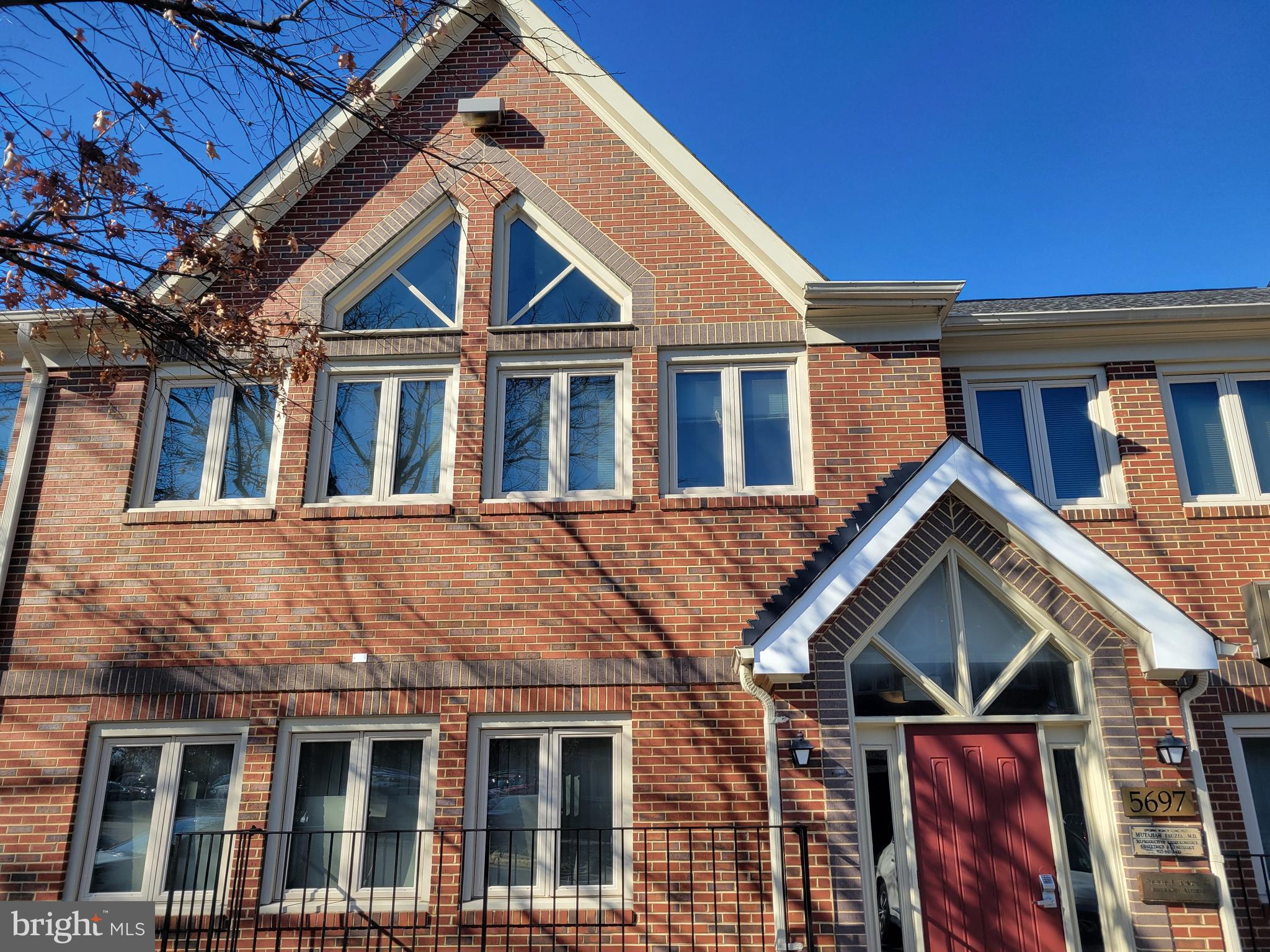 ROCK SPRING PROFESSIONAL CENTER - Commercial Sale