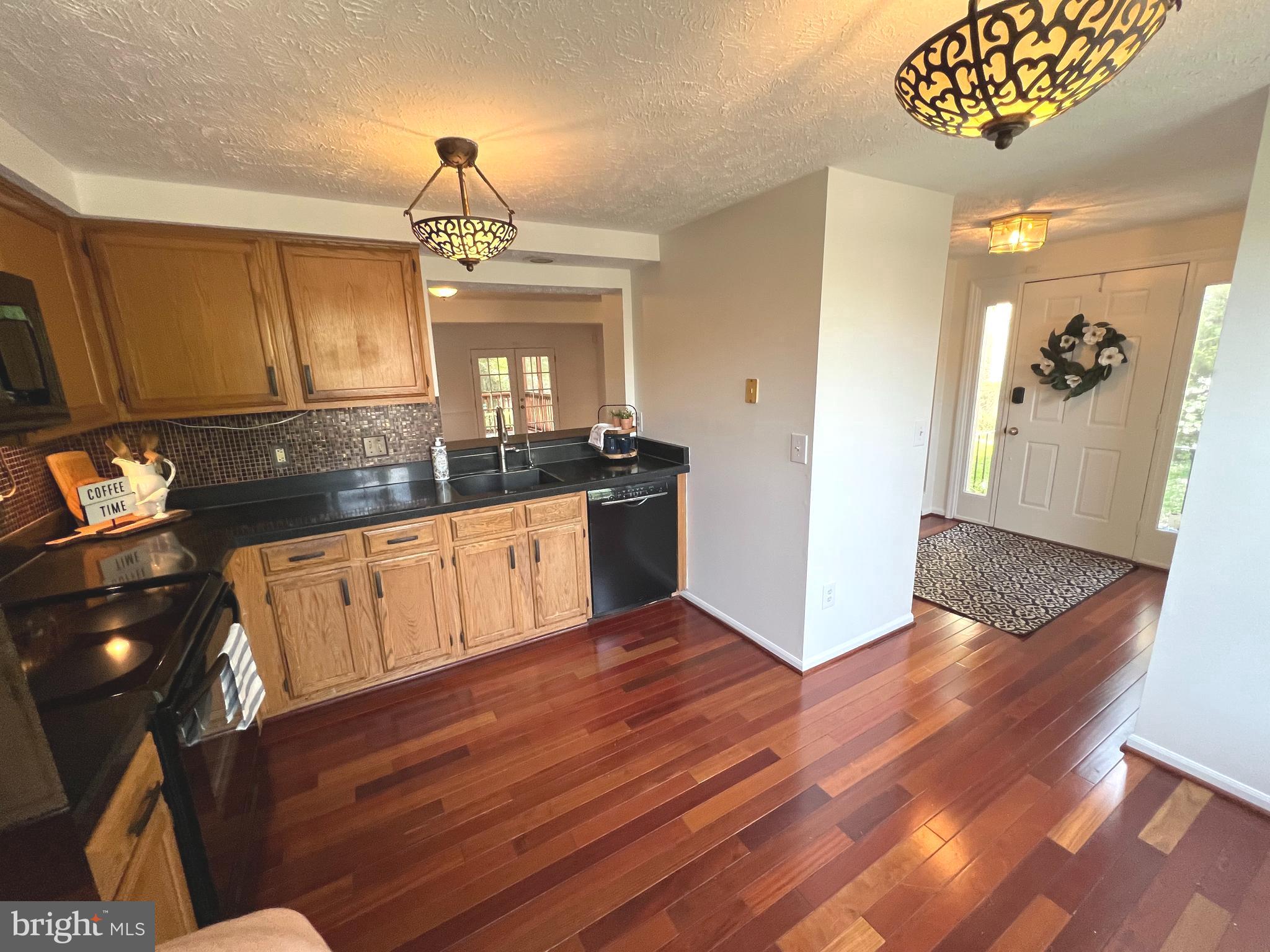 ASHBURN VILLAGE - Residential