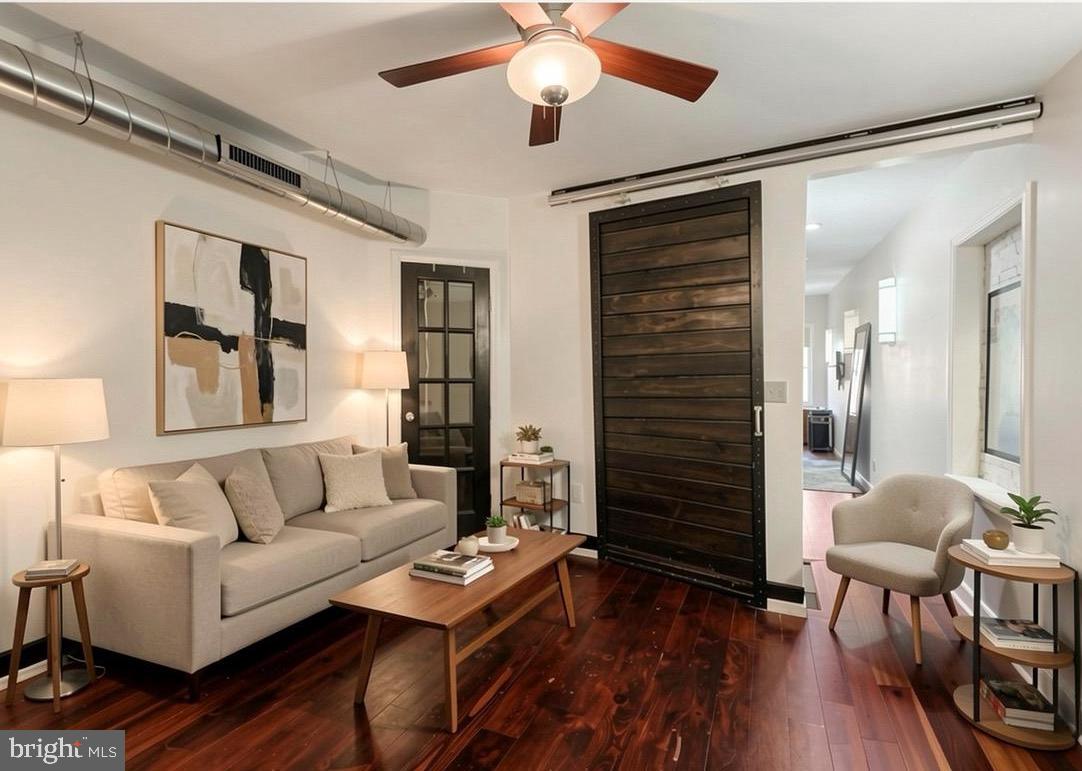 LOCUST POINT - Residential