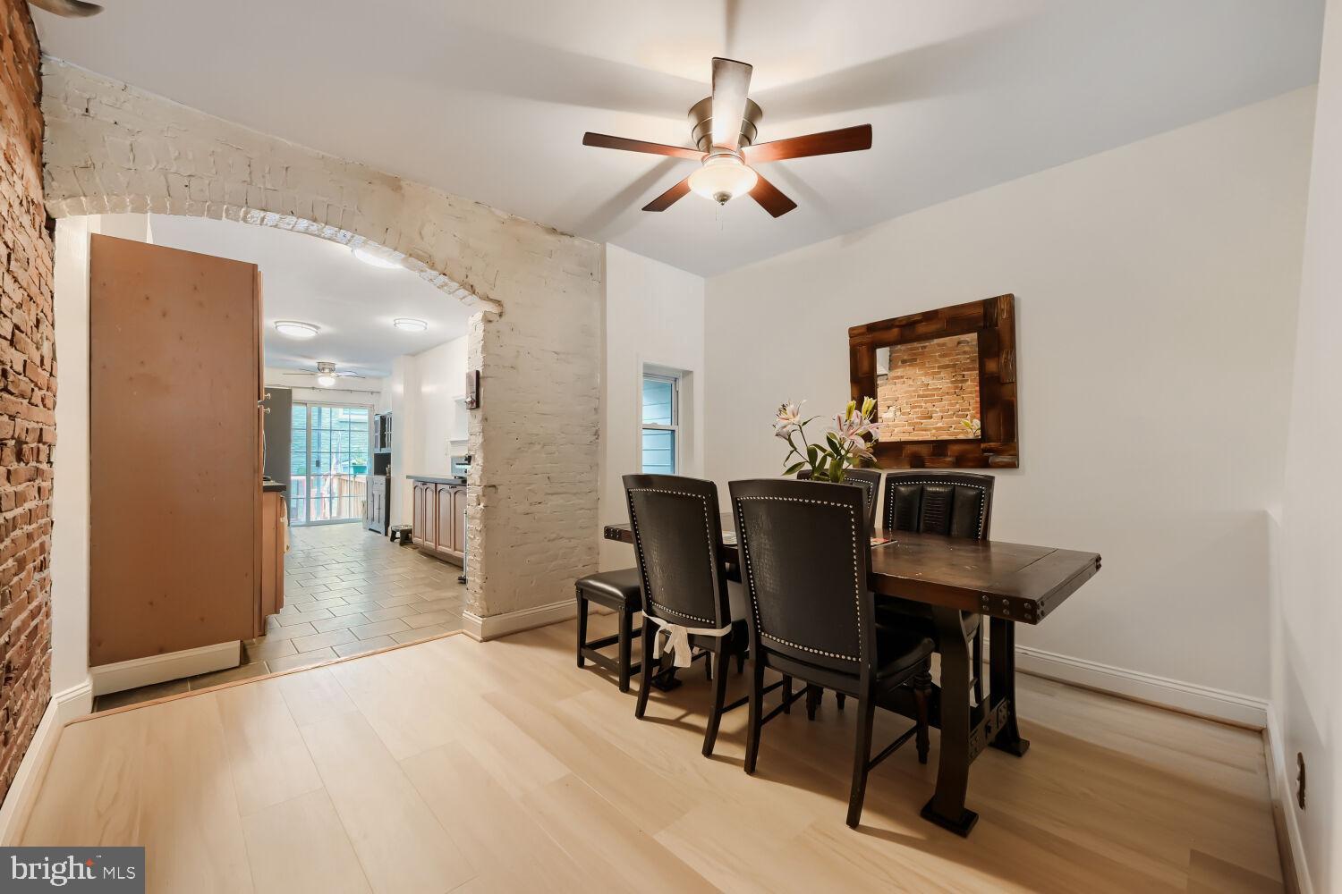 LOCUST POINT - Residential