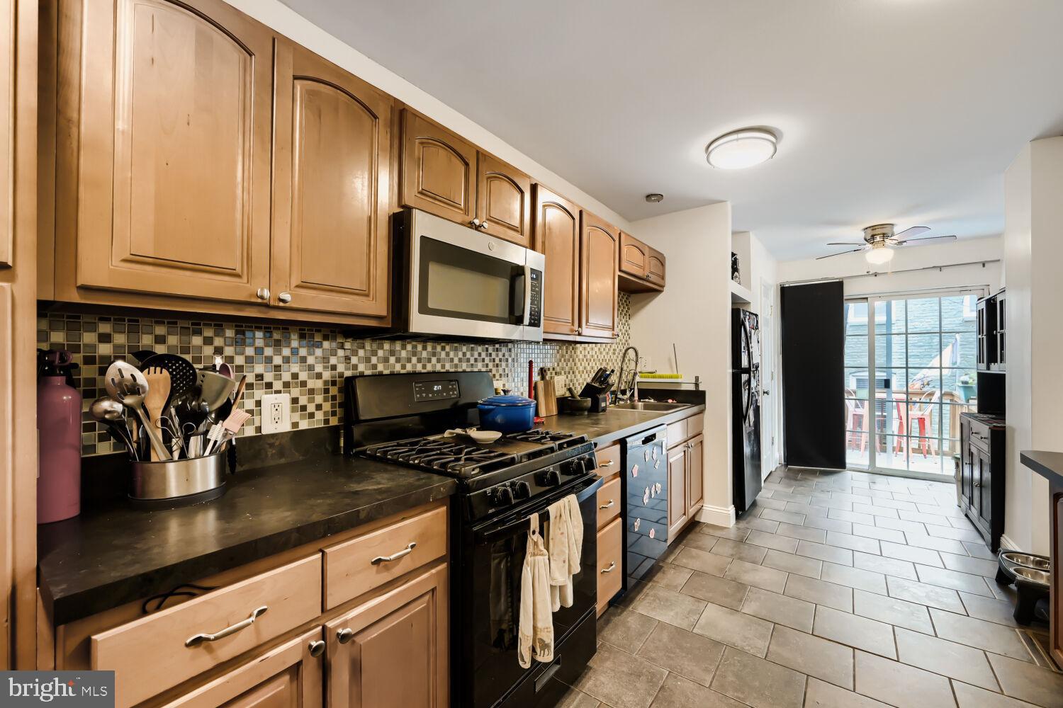 LOCUST POINT - Residential