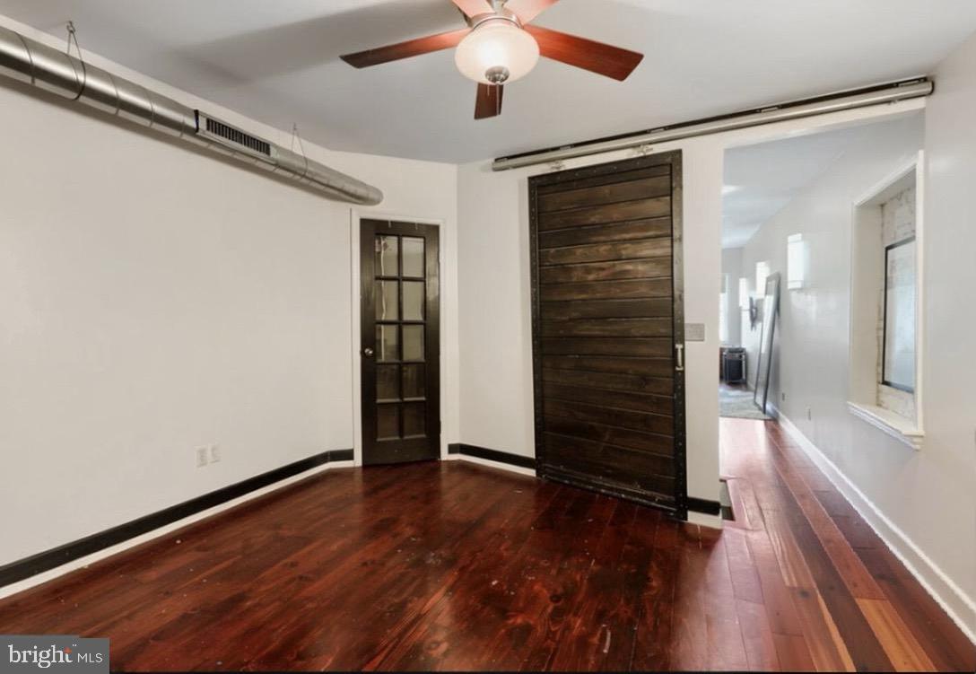 LOCUST POINT - Residential