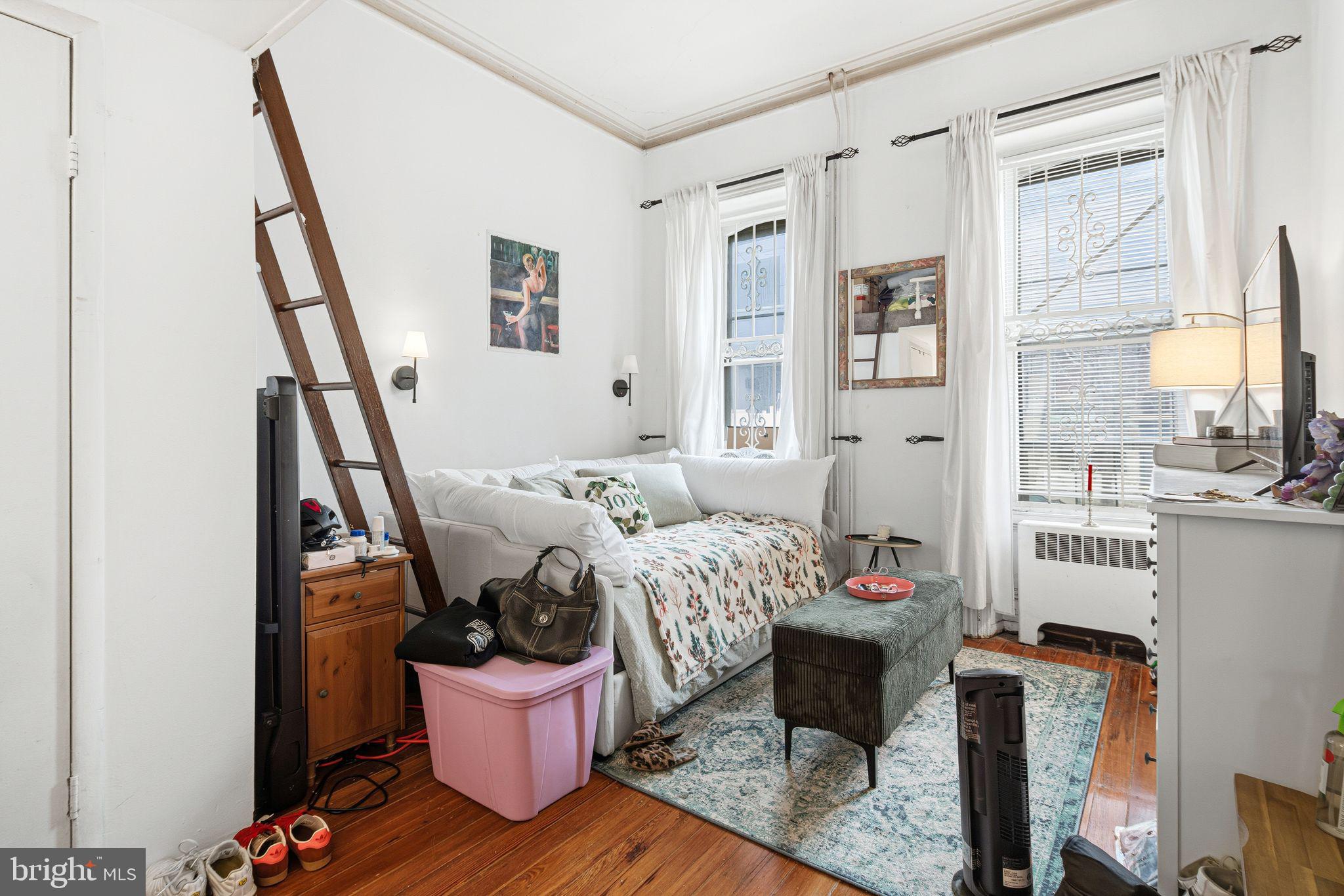 FAIRMOUNT - Residential Income