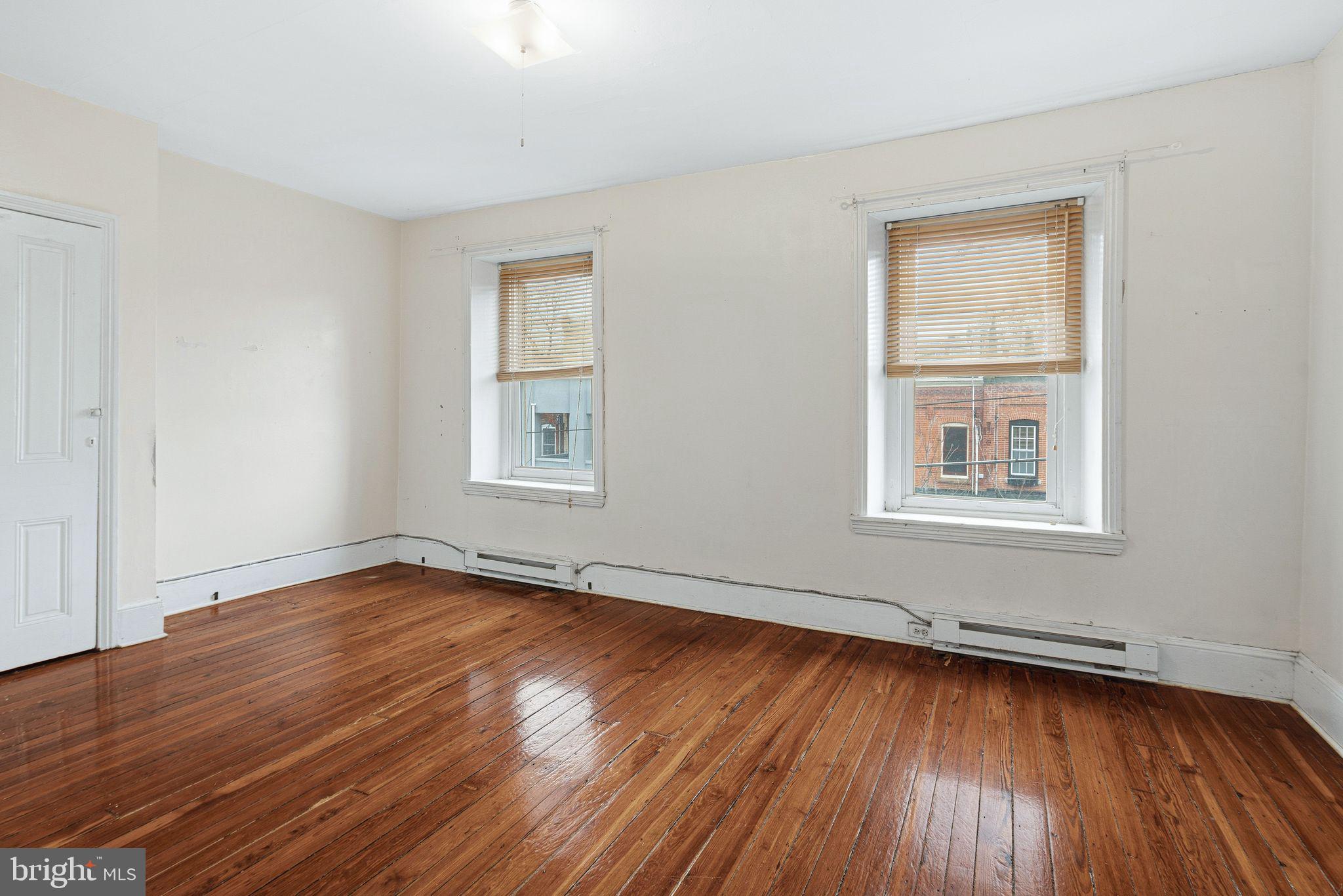 FAIRMOUNT - Residential Income