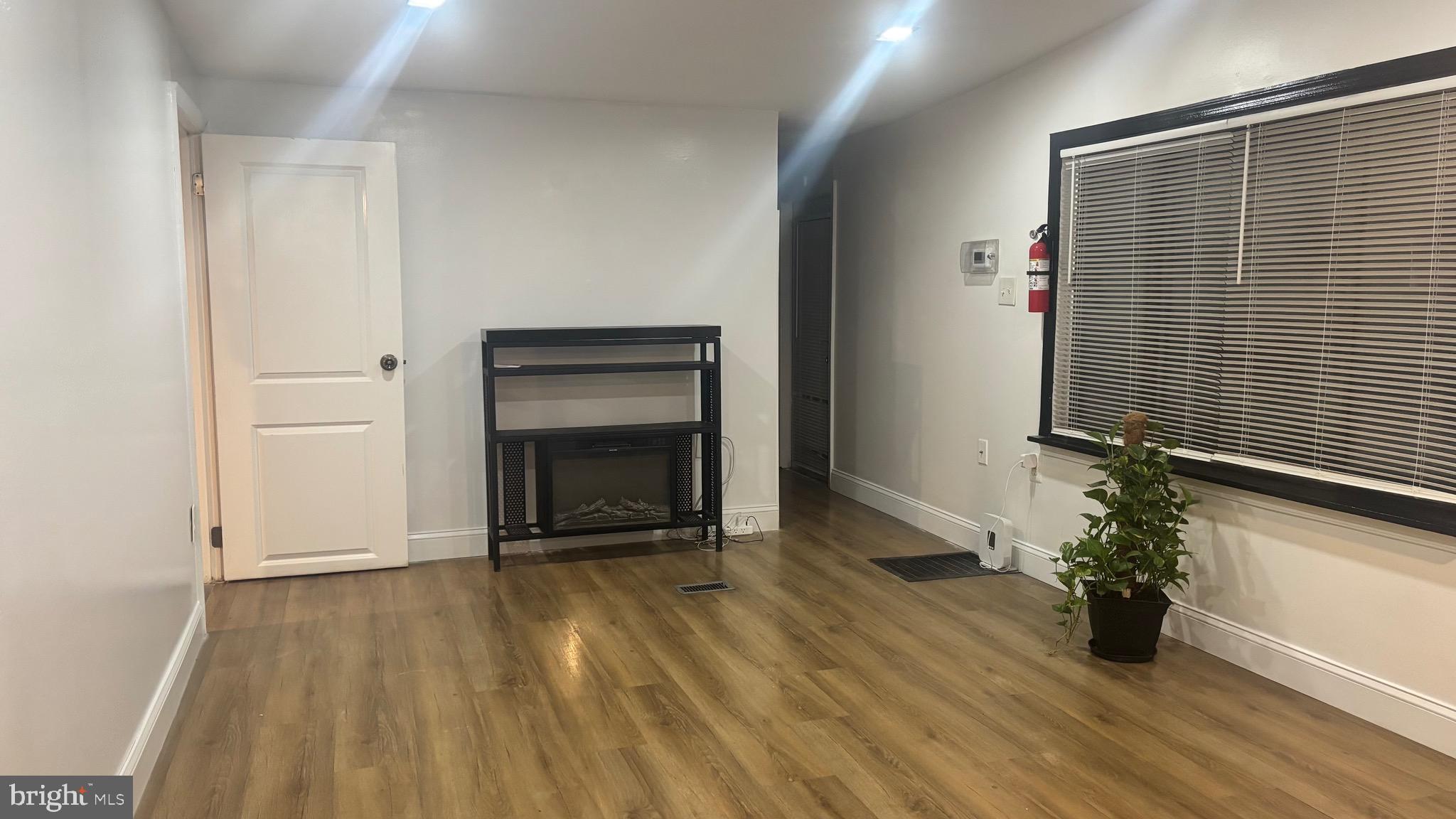 LYONS CREEK MOBILE ESTATES - Residential