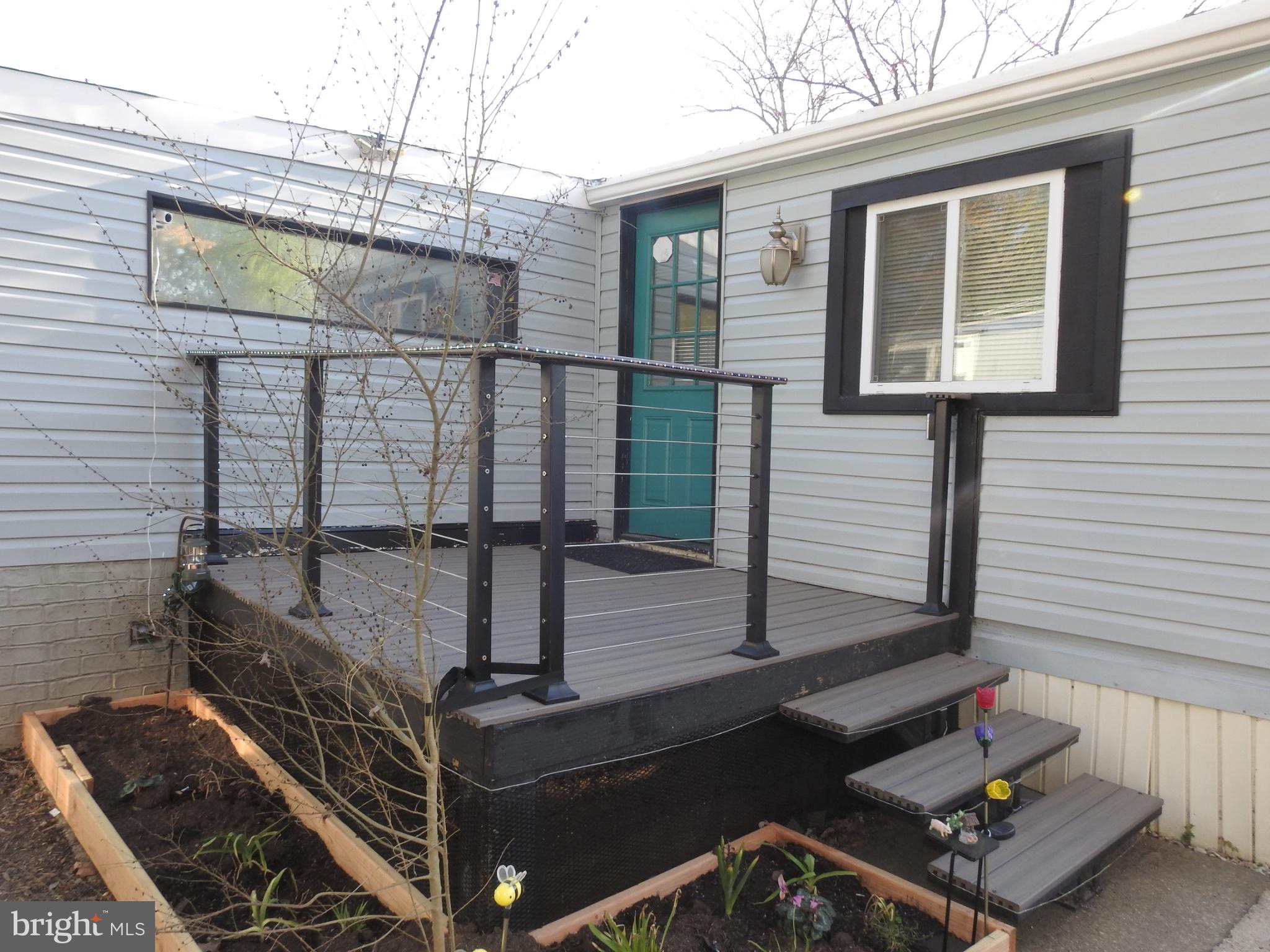 LYONS CREEK MOBILE ESTATES - Residential