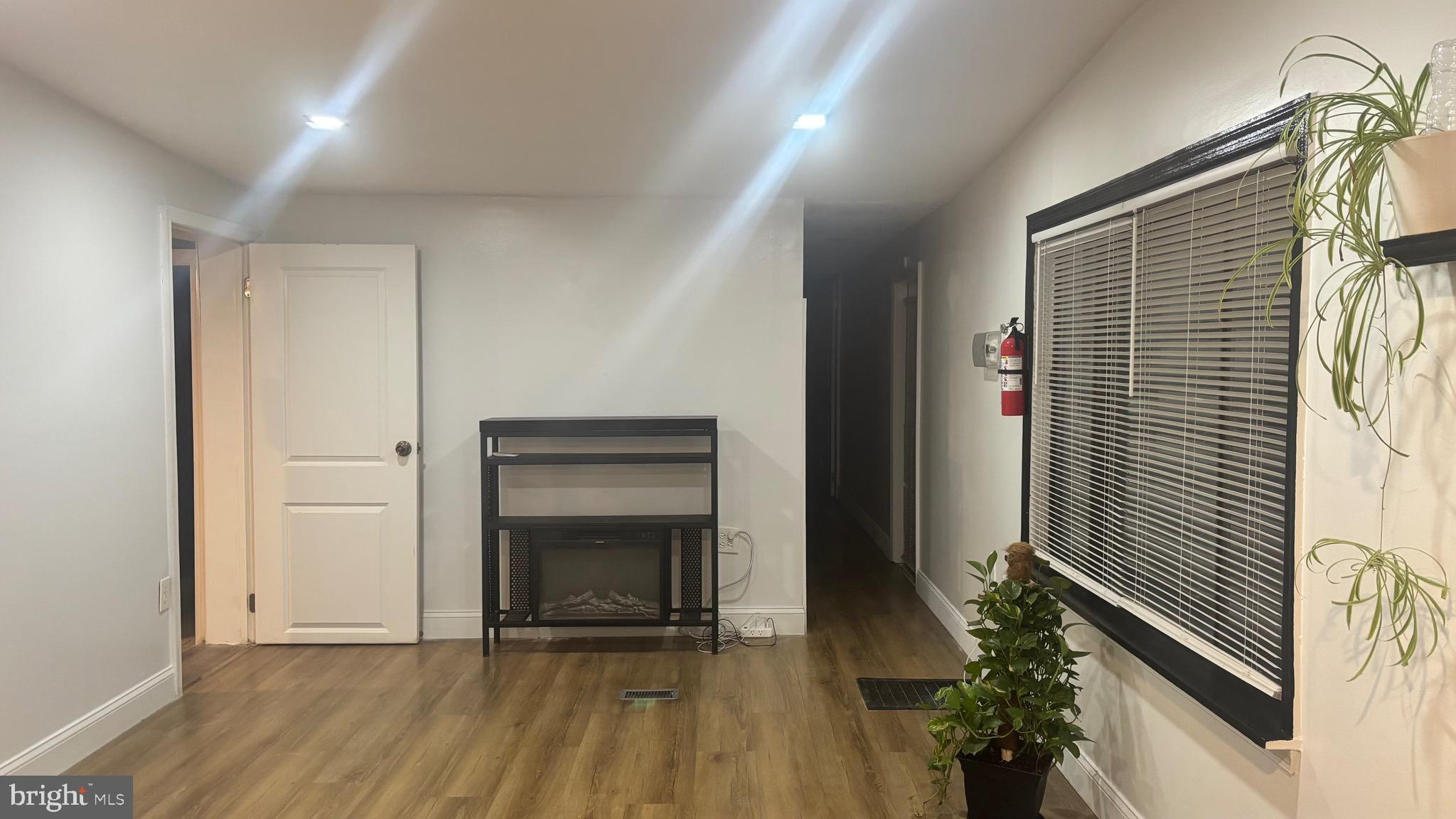 LYONS CREEK MOBILE ESTATES - Residential
