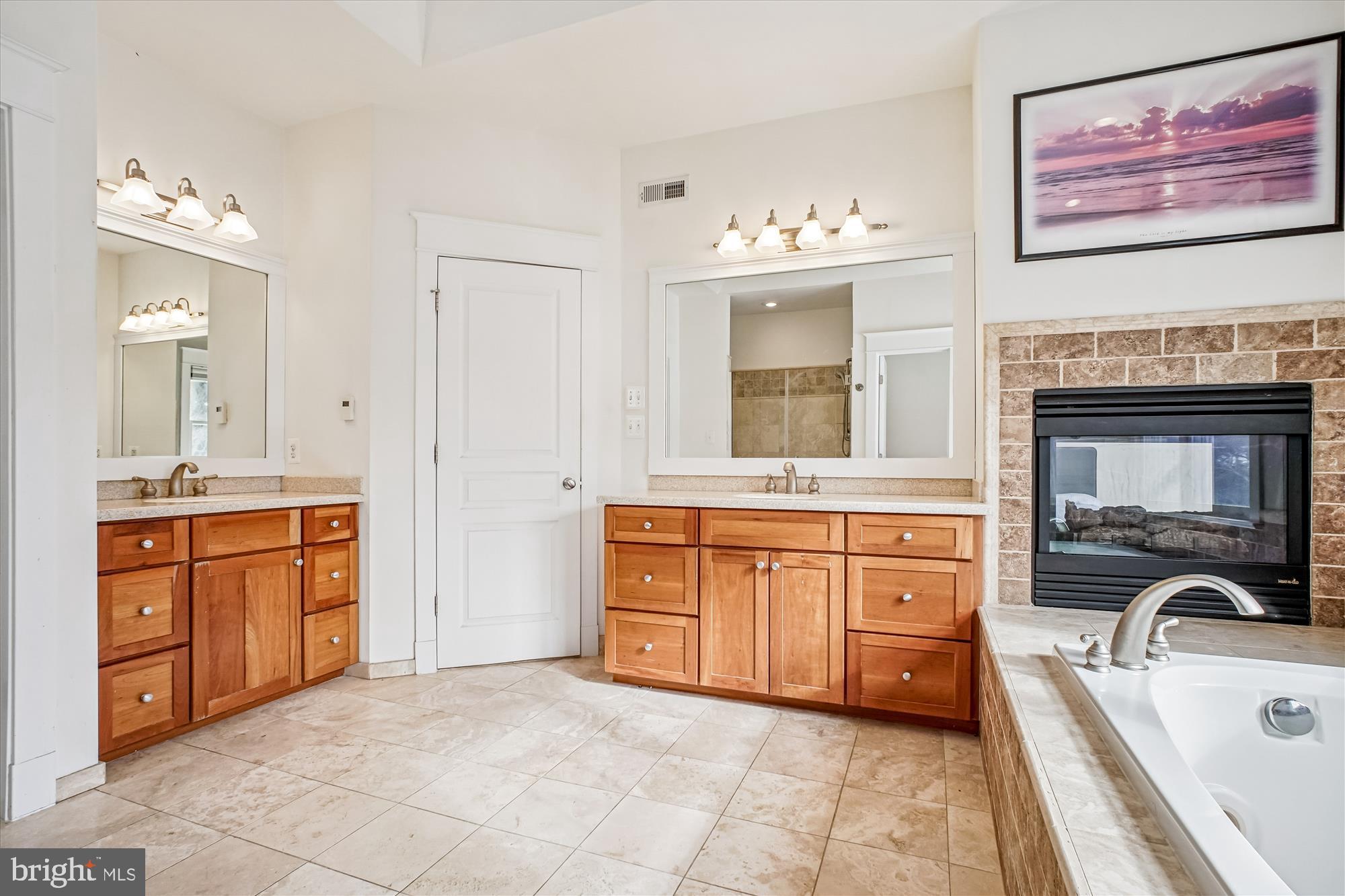 CLARENDON - Residential