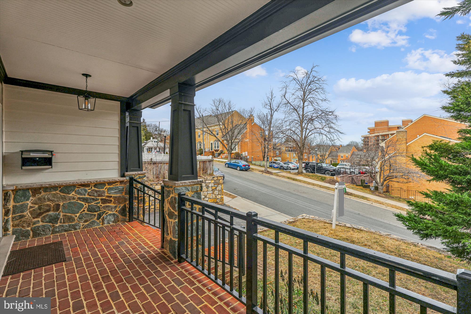 CLARENDON - Residential