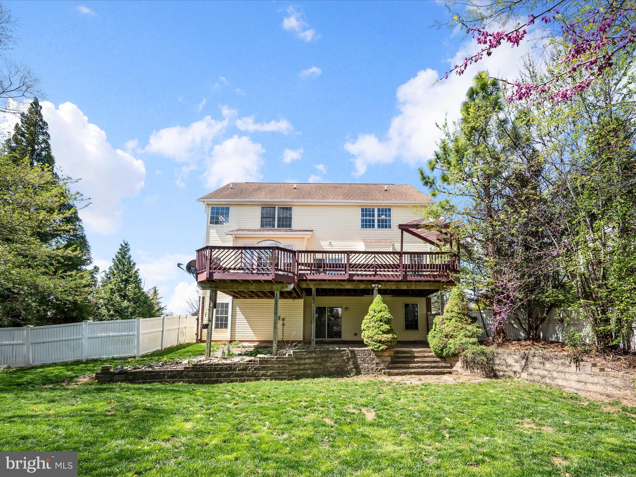 LOCUST HILL - Residential