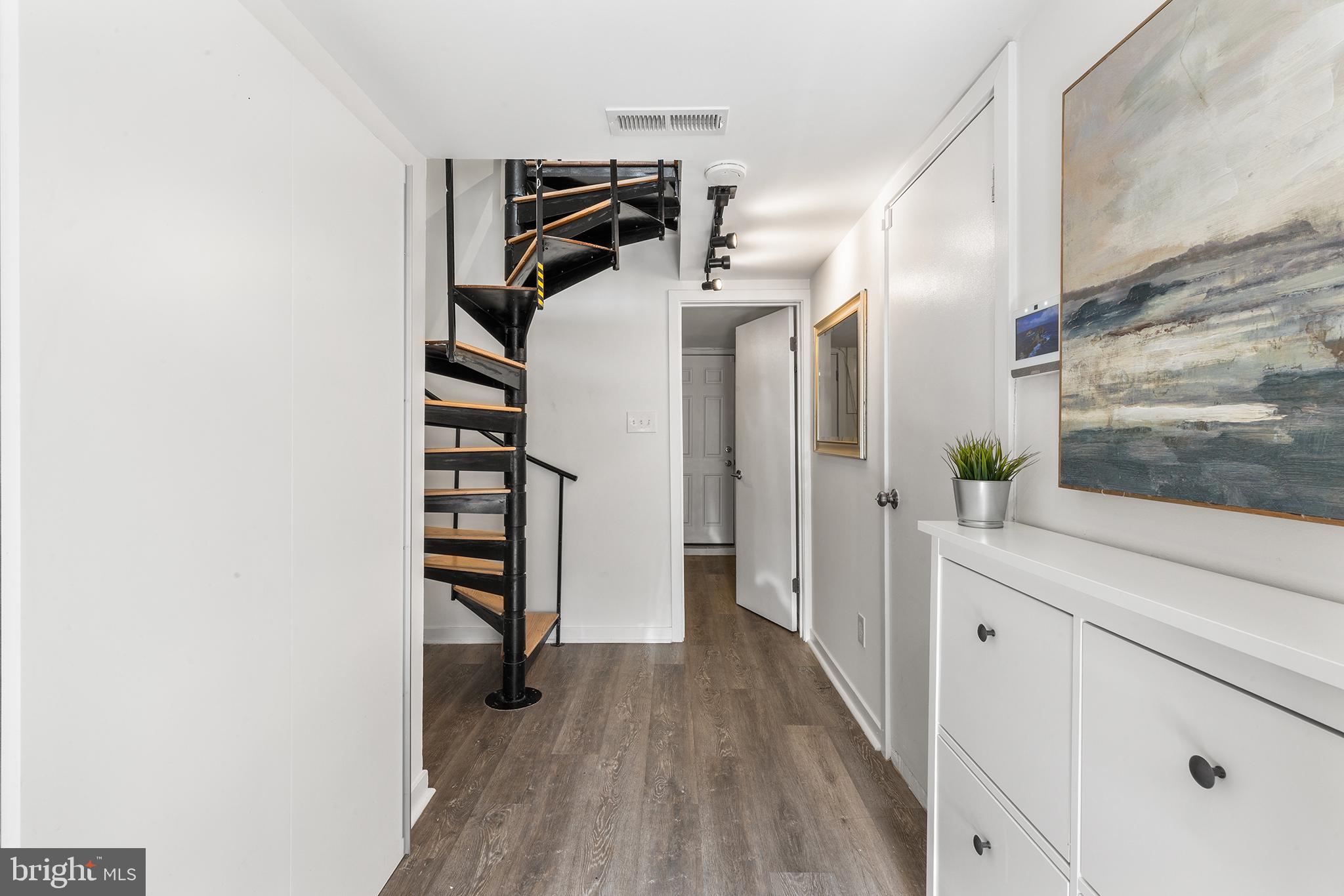 FAIRMOUNT - Residential