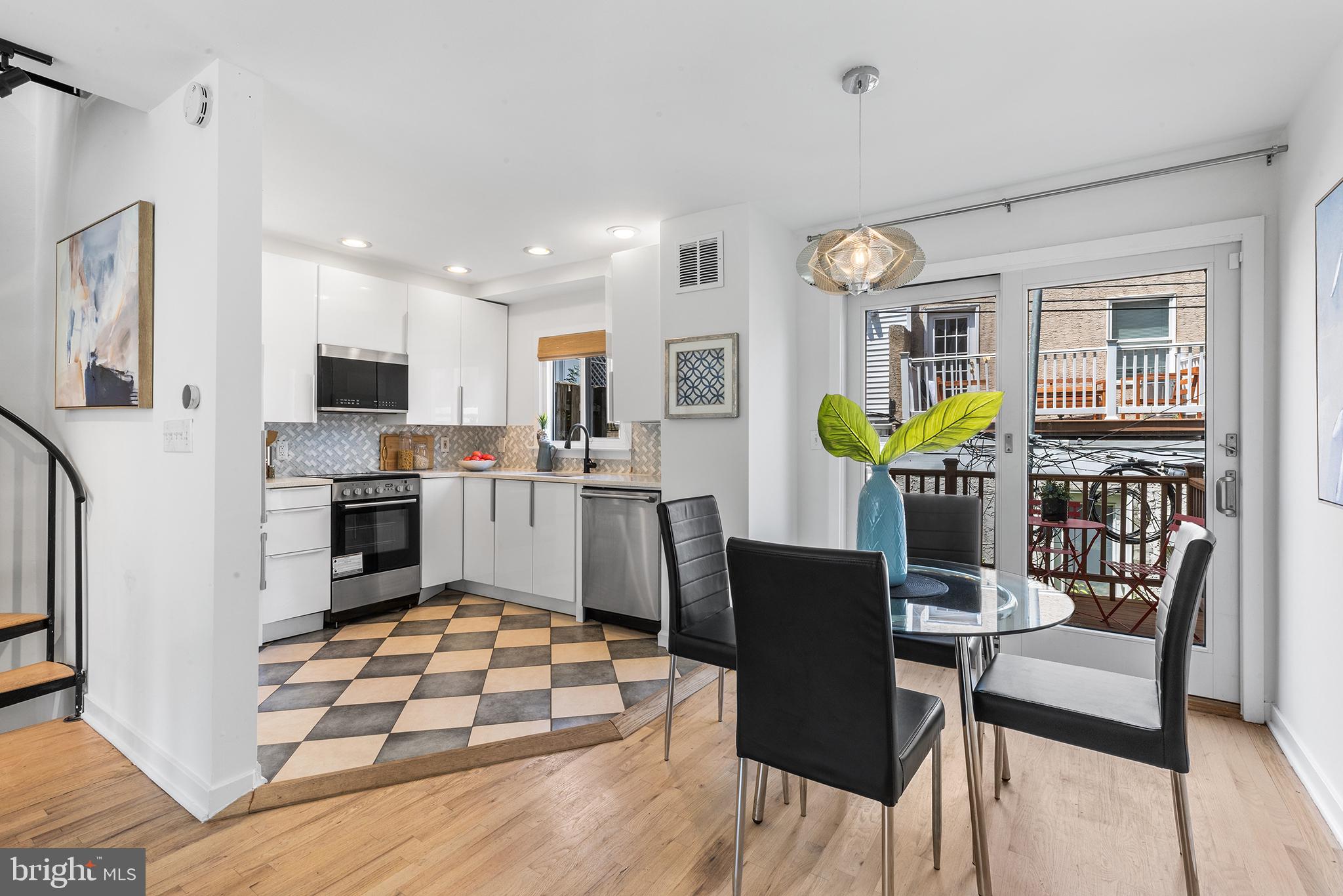 FAIRMOUNT - Residential