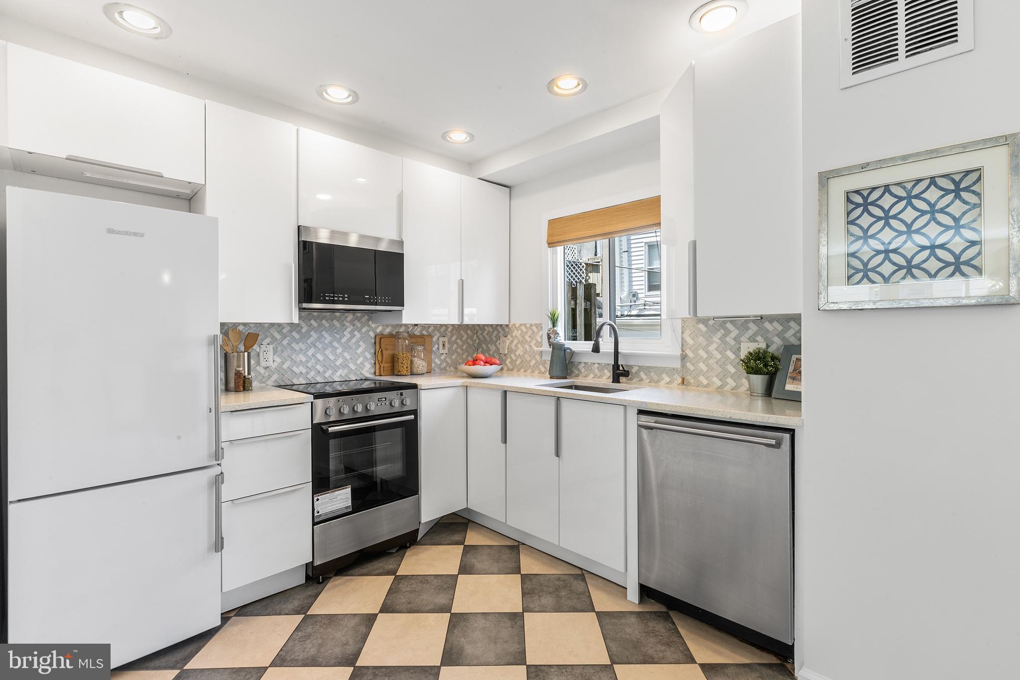 FAIRMOUNT - Residential