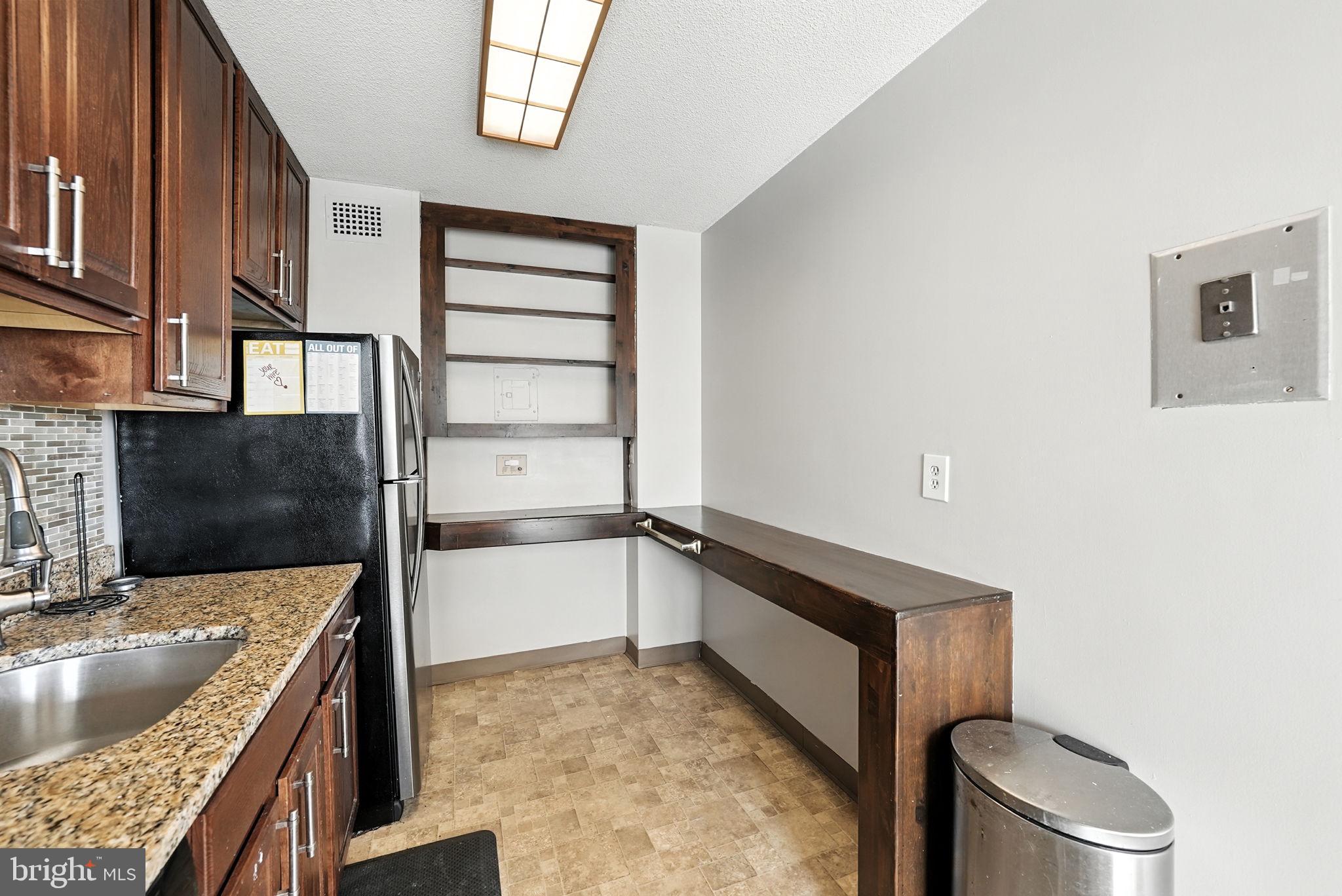 HUNTING CREEK CLUB CONDOMINIUMS - Residential