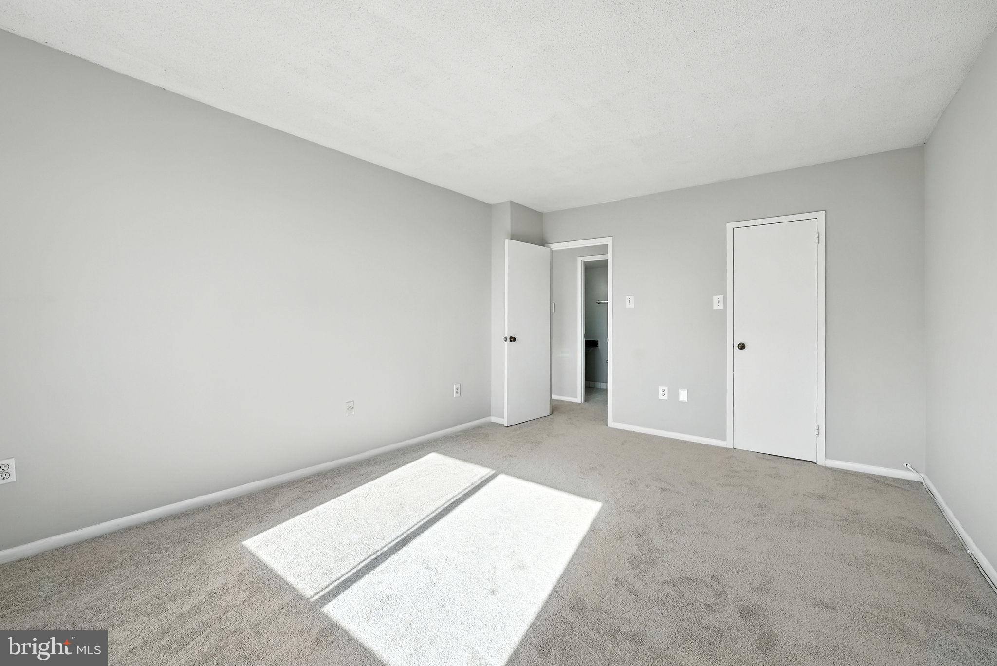 HUNTING CREEK CLUB CONDOMINIUMS - Residential
