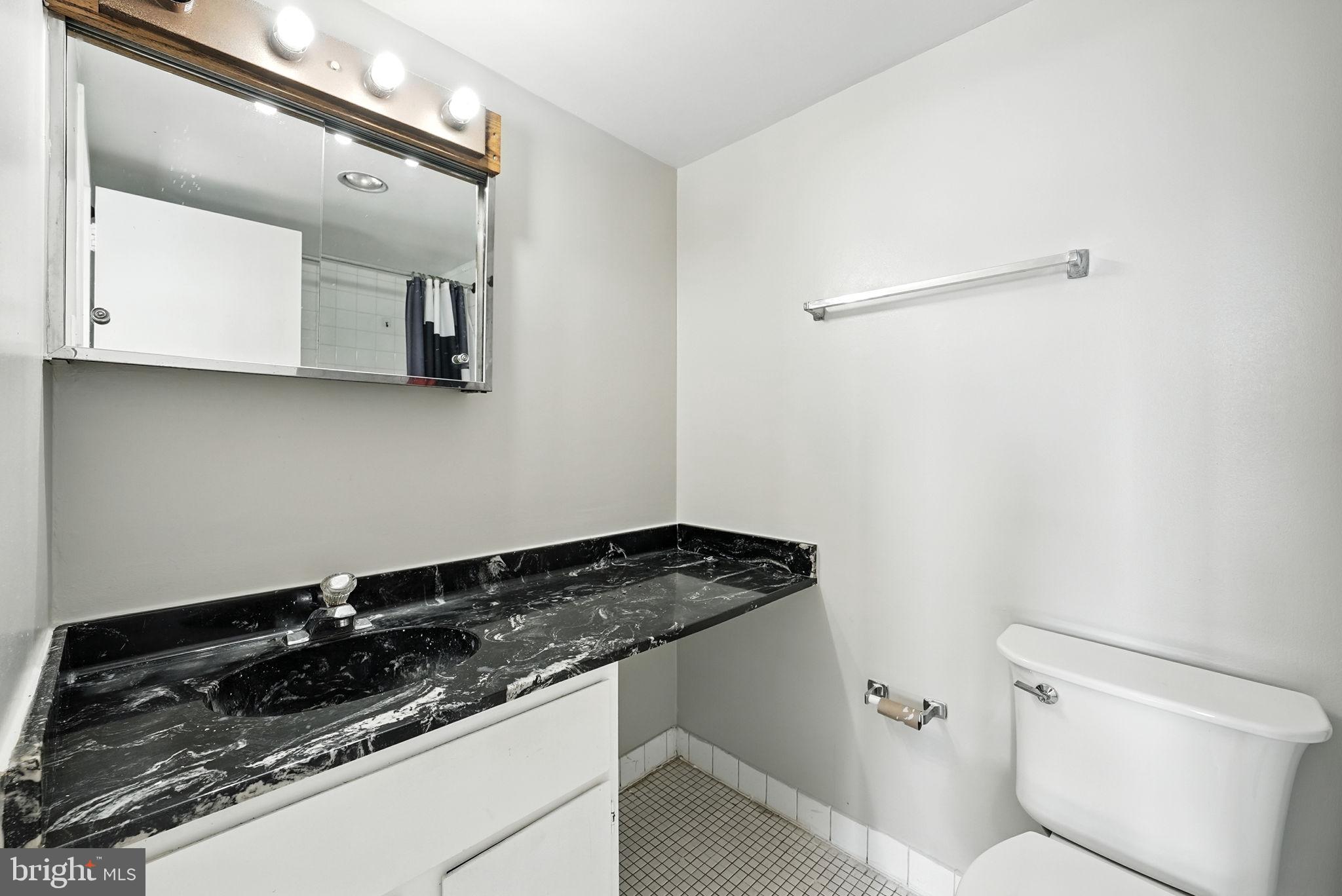 HUNTING CREEK CLUB CONDOMINIUMS - Residential