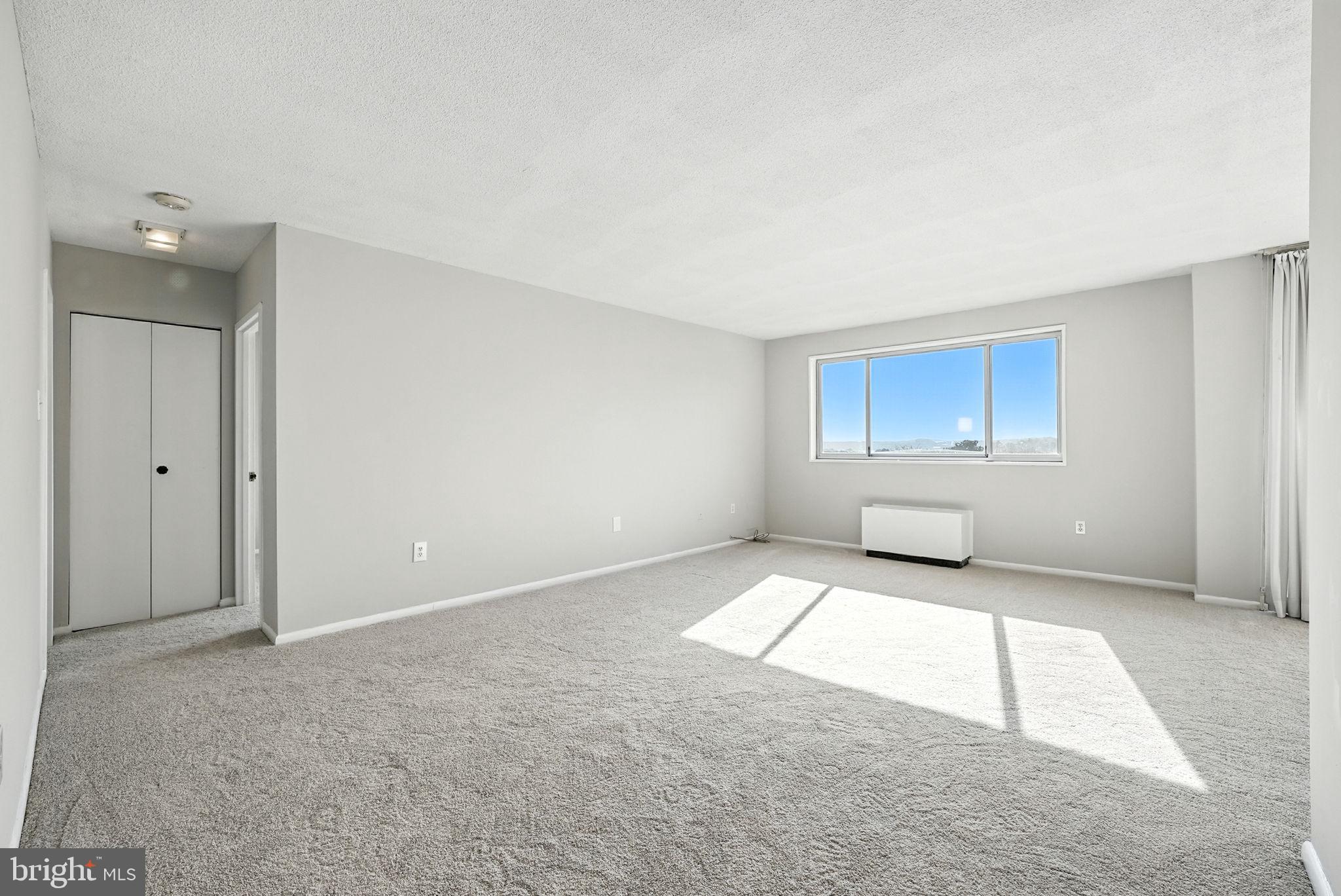 HUNTING CREEK CLUB CONDOMINIUMS - Residential