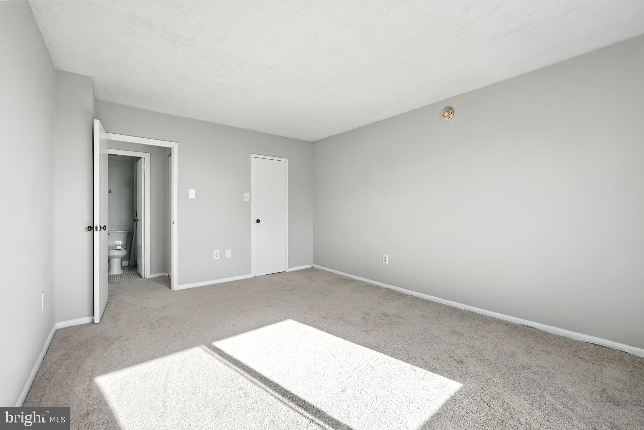 HUNTING CREEK CLUB CONDOMINIUMS - Residential