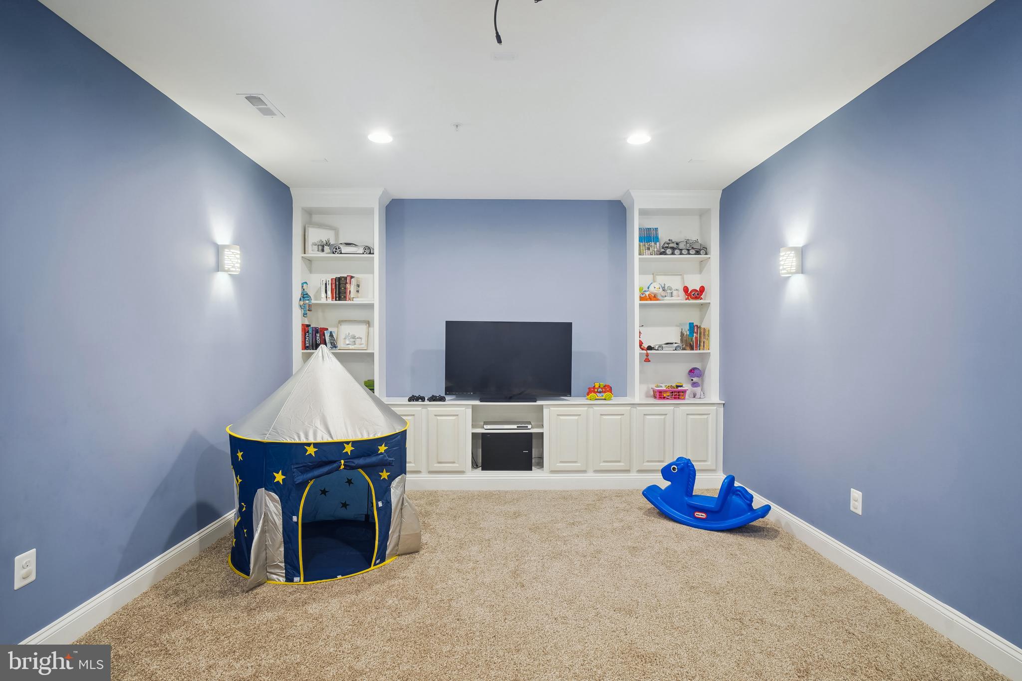 CHELSEA KNOLLS - Residential